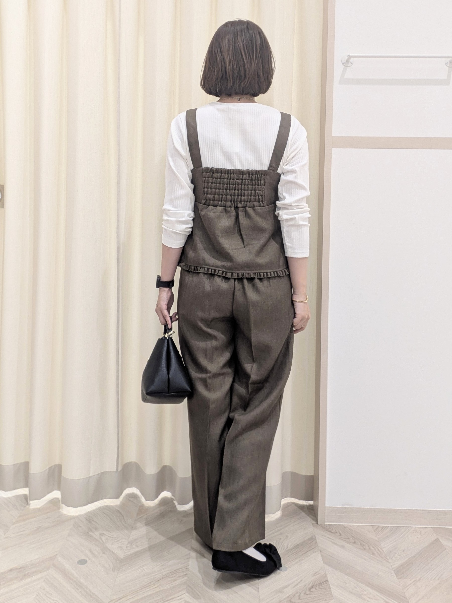 miyuさんの「SHOO･LA･RUE｜【2点セット／着方いろいろ】ビスチェ&times;センタープレスパンツ セットアップ」を使ったコーディネート