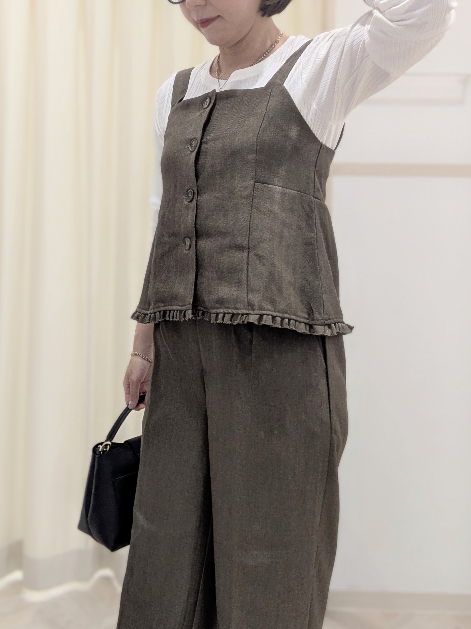 miyuさんの「SHOO･LA･RUE｜【2点セット／着方いろいろ】ビスチェ&times;センタープレスパンツ セットアップ」を使ったコーディネート