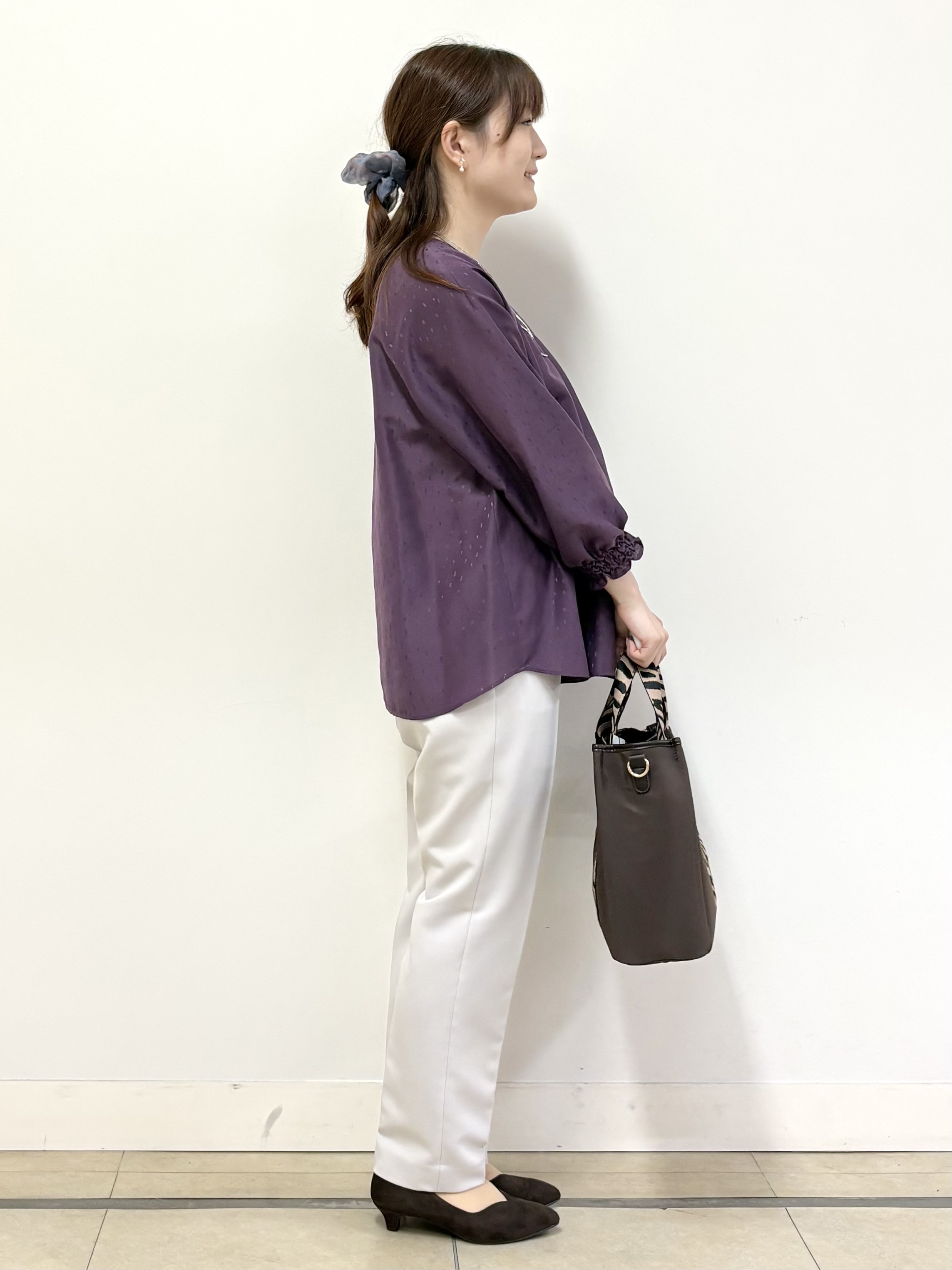 mikiさんの「Reflect｜タックデザイン ラグランスリーブブラウス」を使ったコーディネート