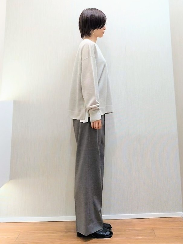 ミズタさんの「UNTITLED｜【アンサンブル可/秋羽織り/シアー】前後2WAYカーディガン」を使ったコーディネート