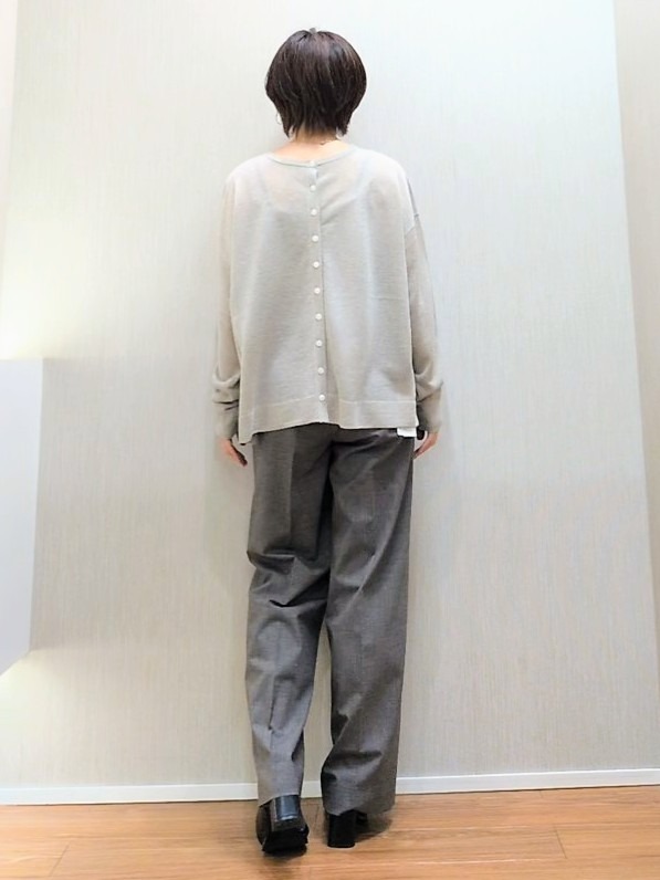 ミズタさんの「UNTITLED｜【アンサンブル可/秋羽織り/シアー】前後2WAYカーディガン」を使ったコーディネート
