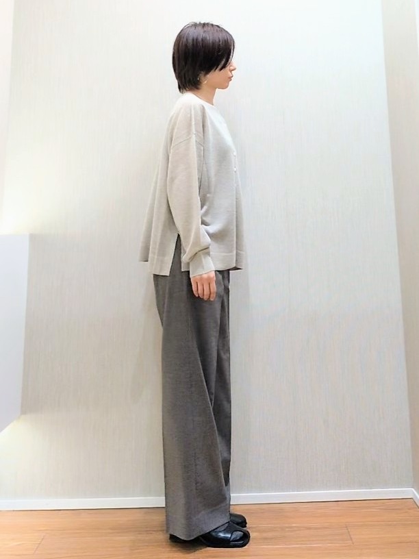 ミズタさんの「UNTITLED｜【アンサンブル可/秋羽織り/シアー】前後2WAYカーディガン」を使ったコーディネート