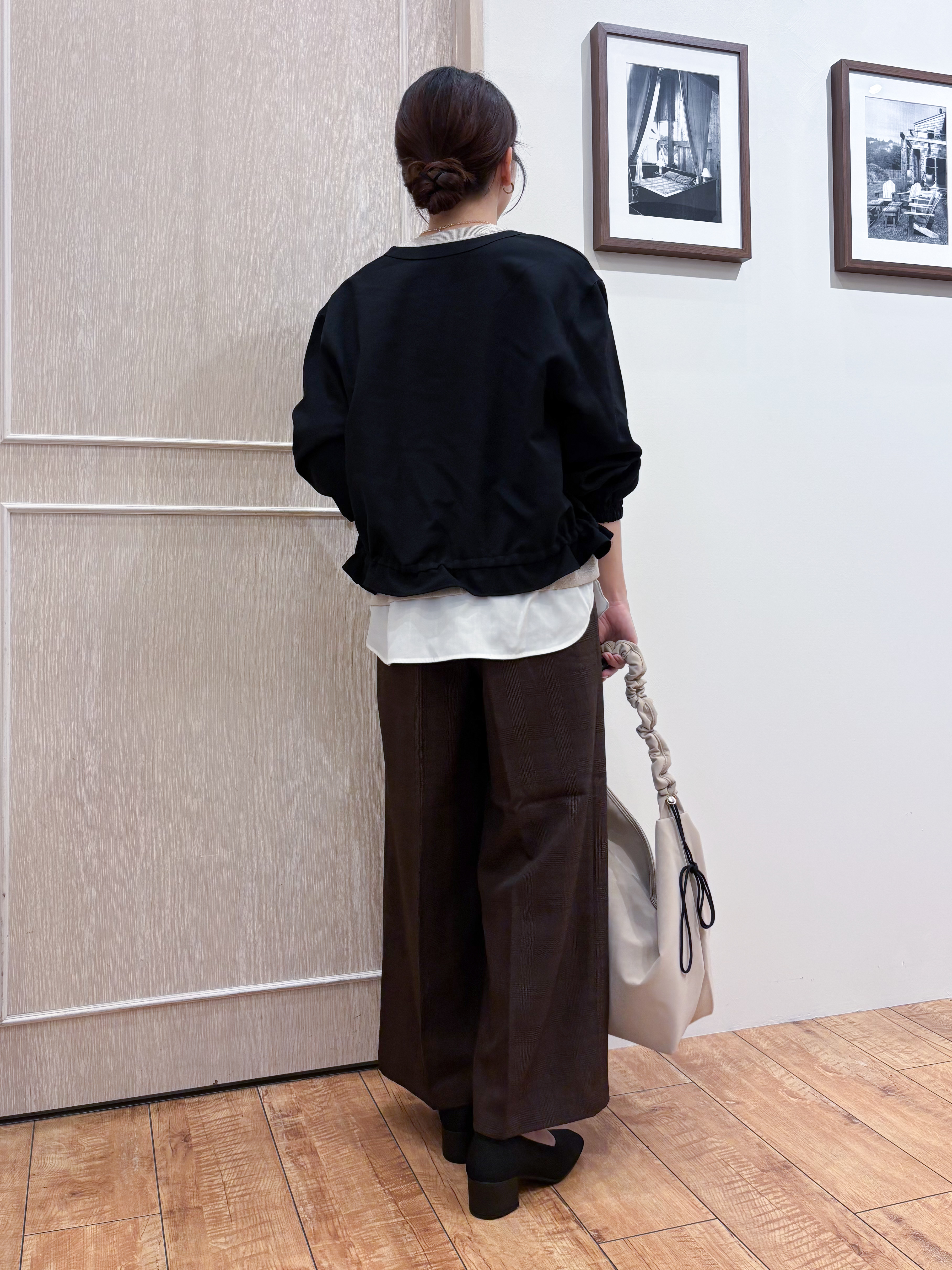 なみさんの「SHOO･LA･RUE｜【洗濯後しわになりにくい/S-LL】裾ドロストフリルブルゾン」を使ったコーディネート