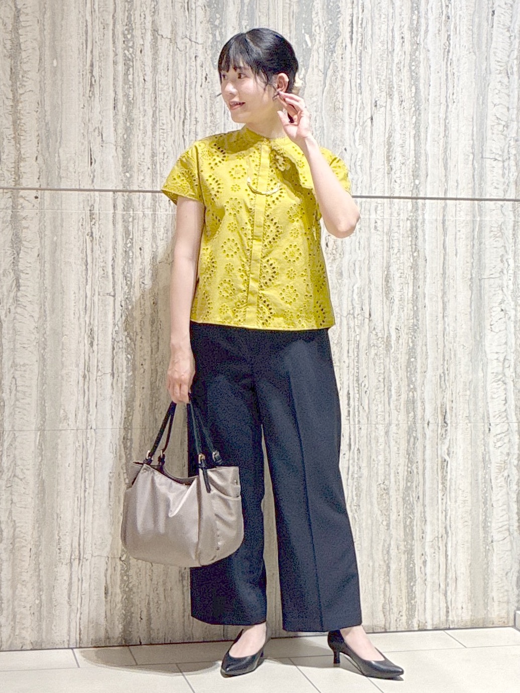  beni_gingerさんの「Reflect｜【通勤◎】カットワーク刺繍レース シャツブラウス」を使ったコーディネート