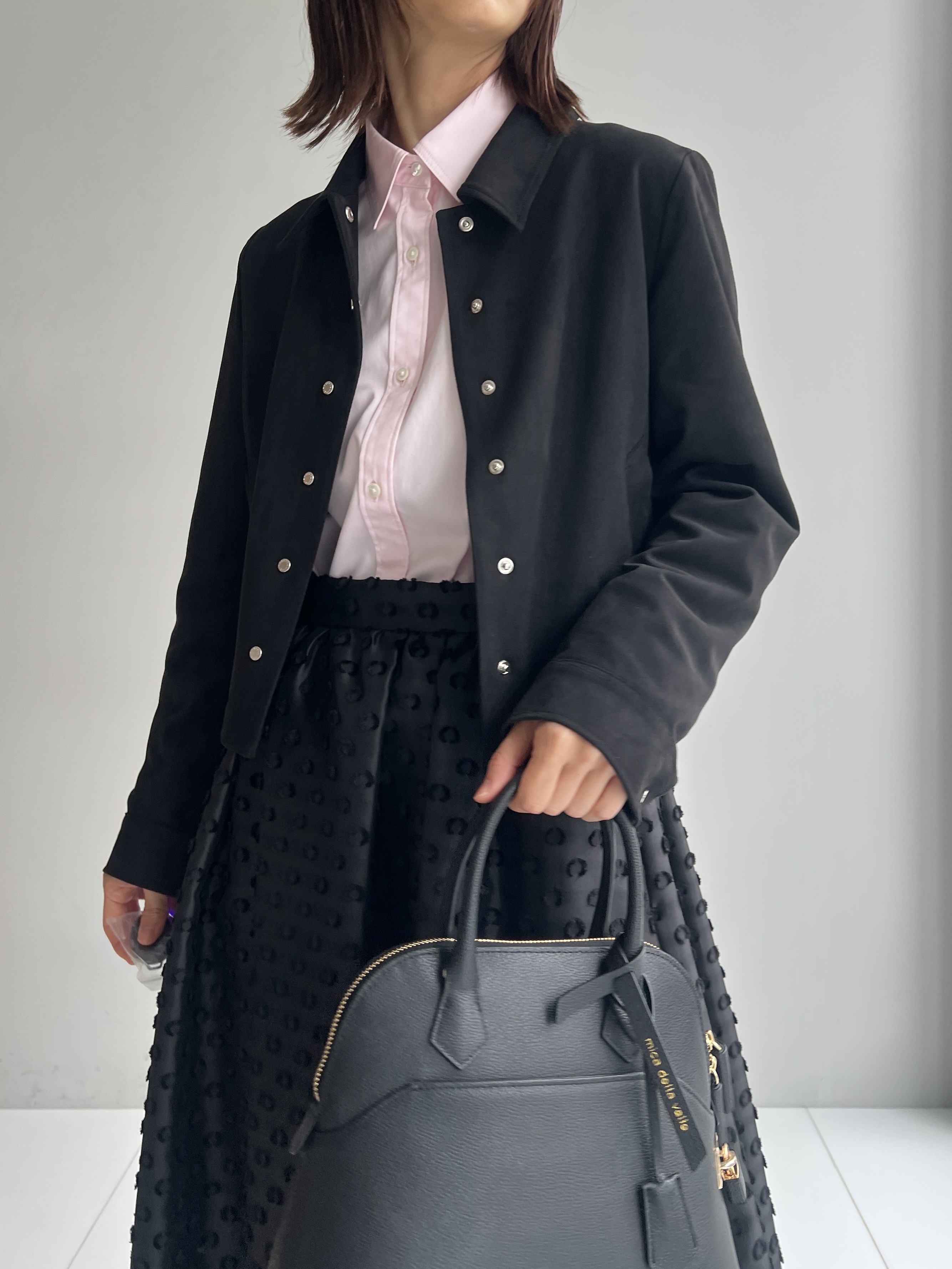 misaさんの「DRESSTERIOR｜◆mica della valle（ミカデラヴァッレ）Katia ハンドバッグ」を使ったコーディネート