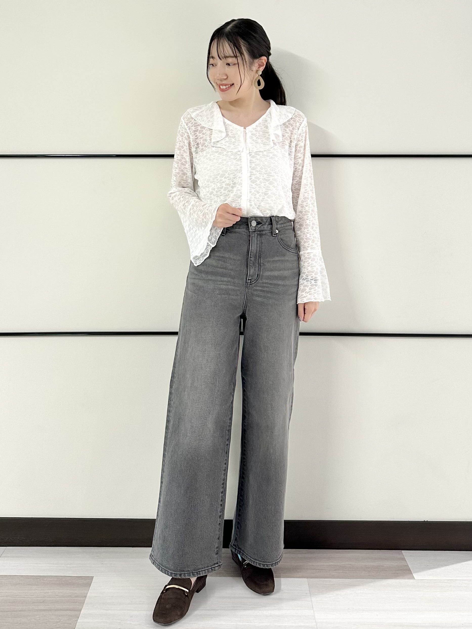 Momoさんの「Reflect｜【洗える】フリルレースブラウス」を使ったコーディネート