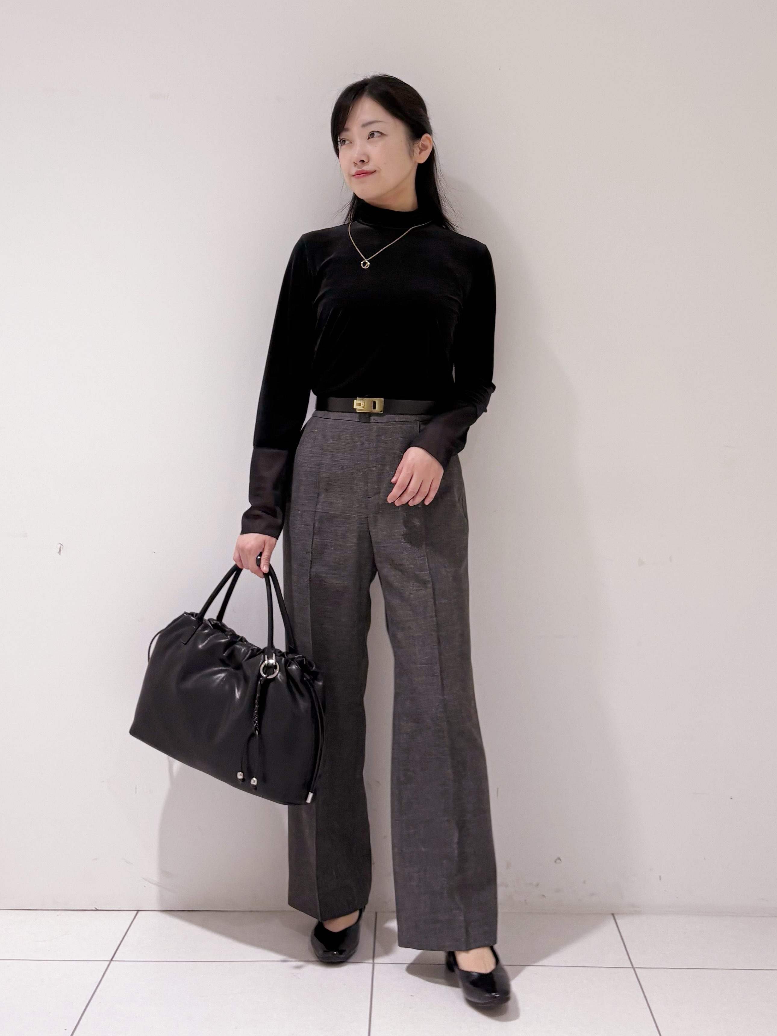 momokoさんの「INDIVI｜【レイヤード／袖口シアー／日本製】ベロアジャージトップス」を使ったコーディネート