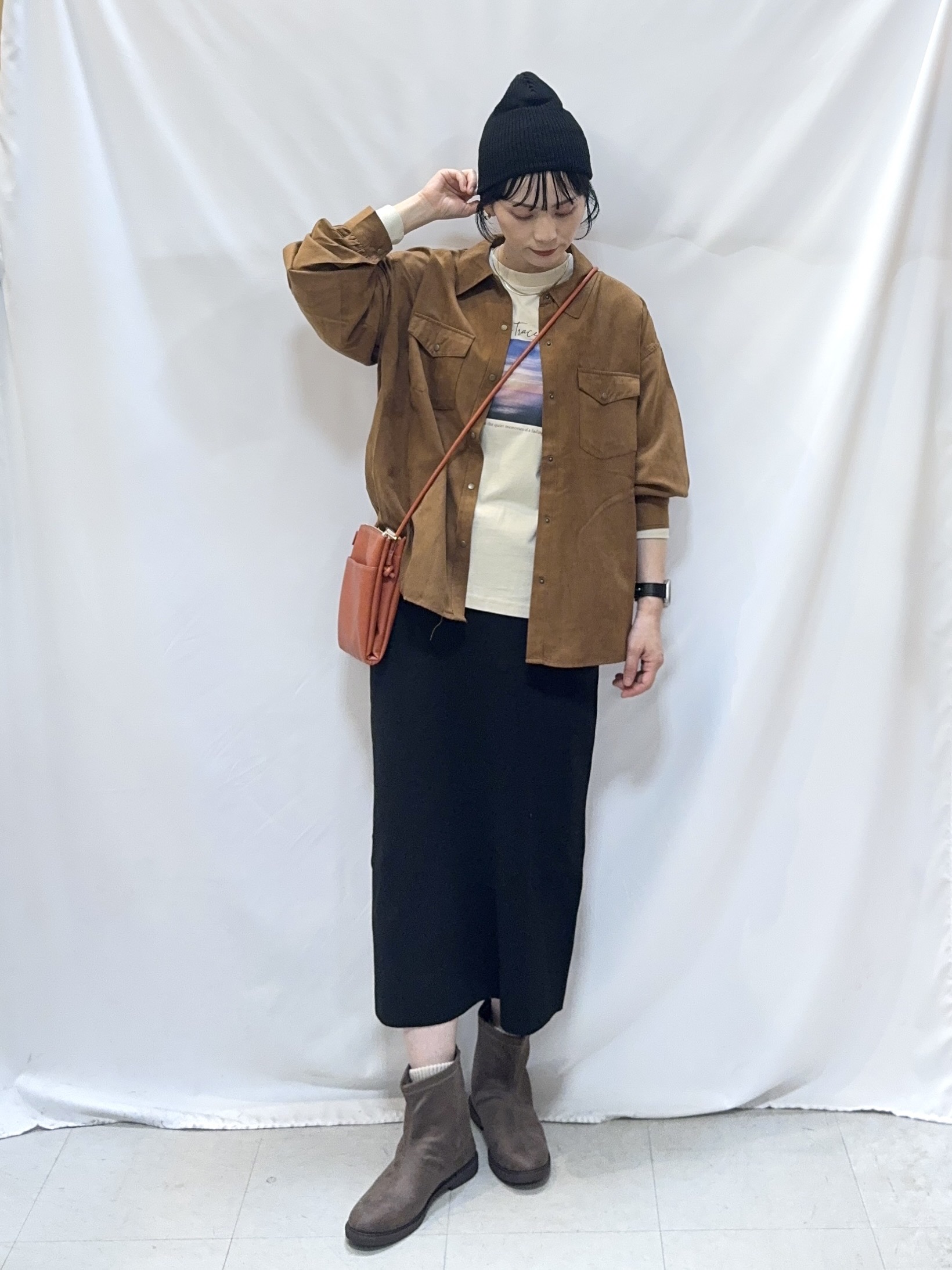 𝐇𝐢𝐫𝐨𝐦𝐢さんの「SHOO･LA･RUE｜【S-LL/洗濯機可】なめらかさが心地いい。スエード調ポケットシャツ」を使ったコーディネート