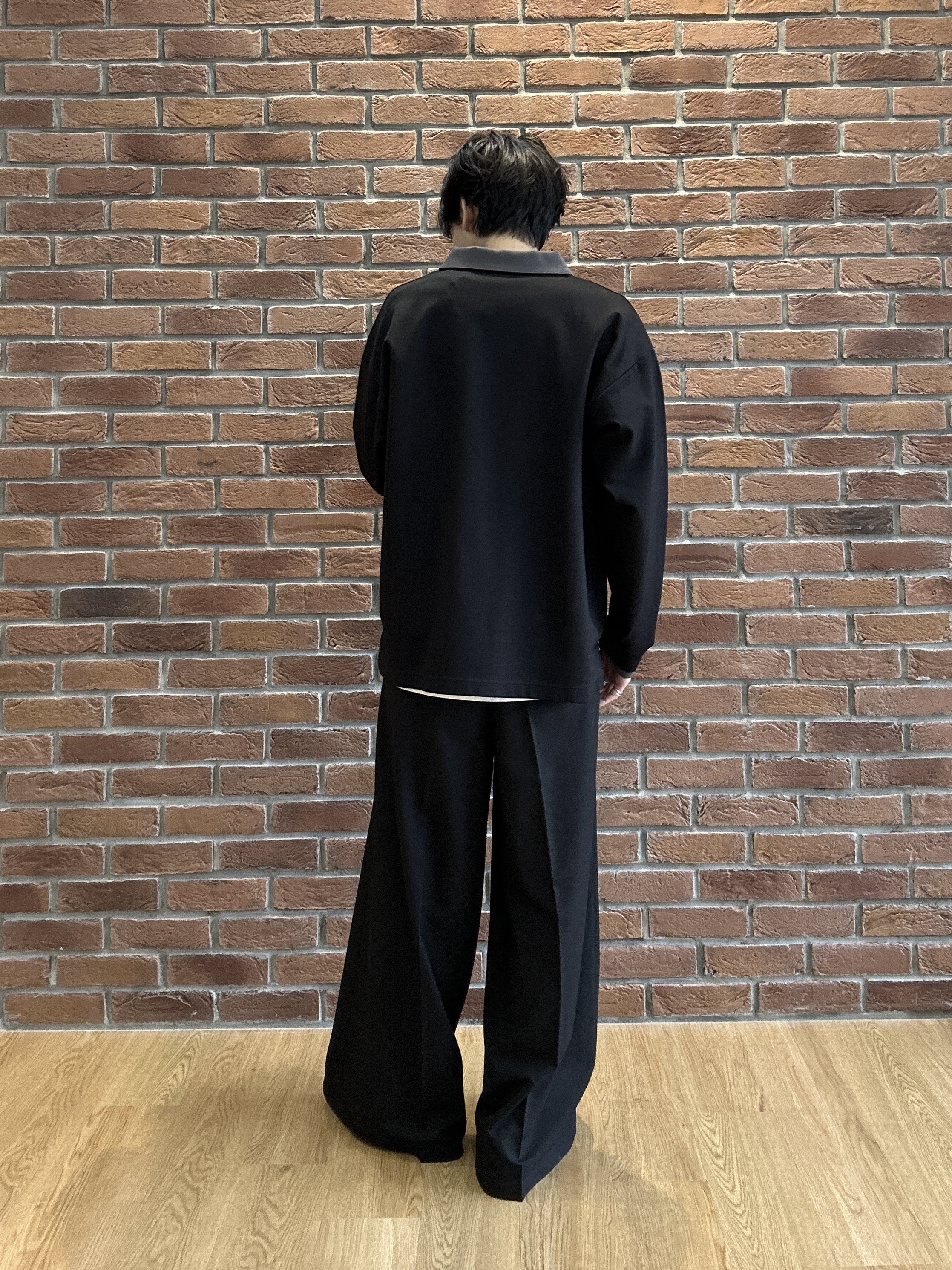 ドイさんの「tk.TAKEO KIKUCHI｜2タックワイドスラックス」を使ったコーディネート