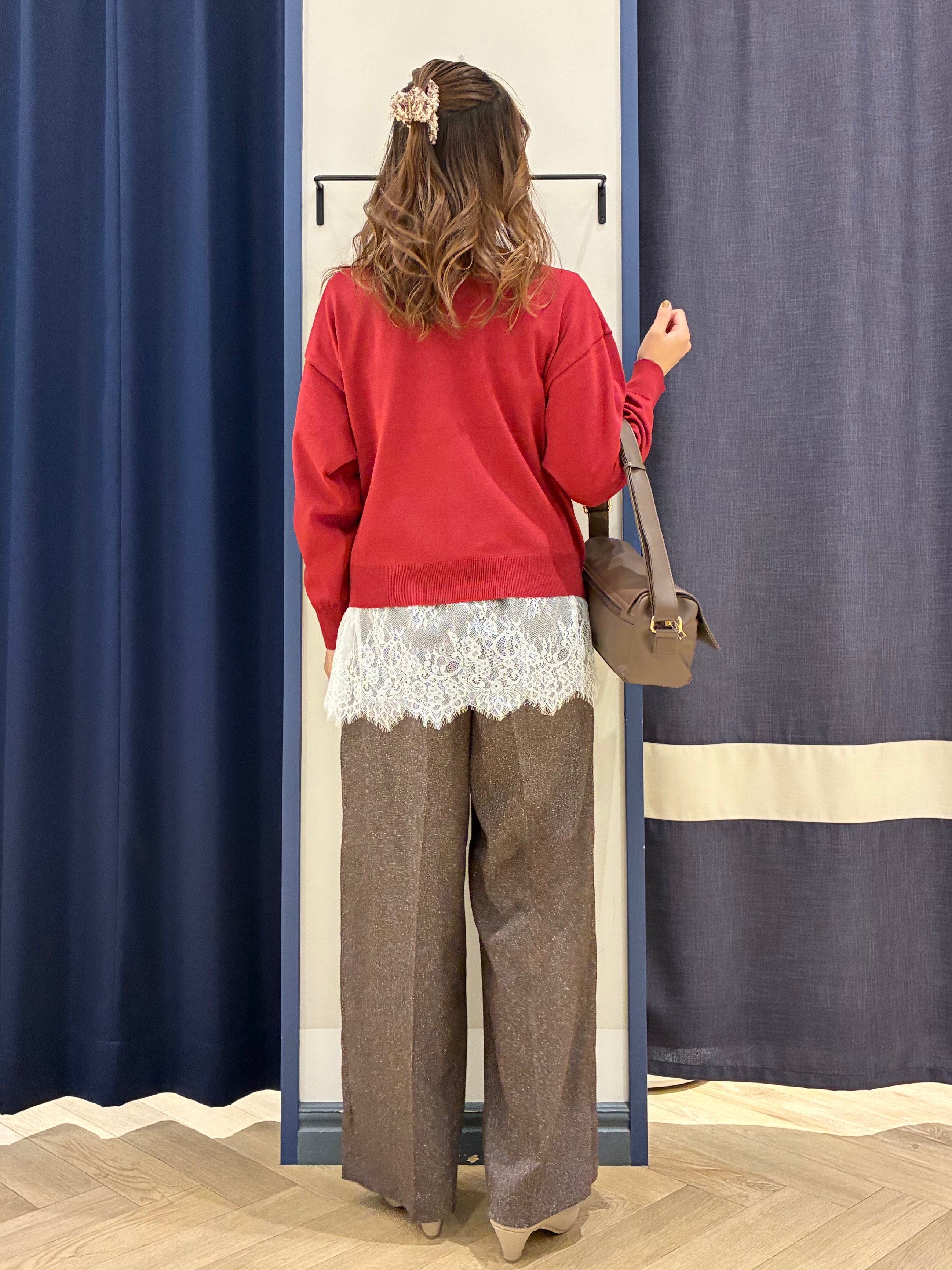 Orikaさんの「grove｜【前後2WAY】さりげなく、上品にきらめく ニットカーディガン」を使ったコーディネート