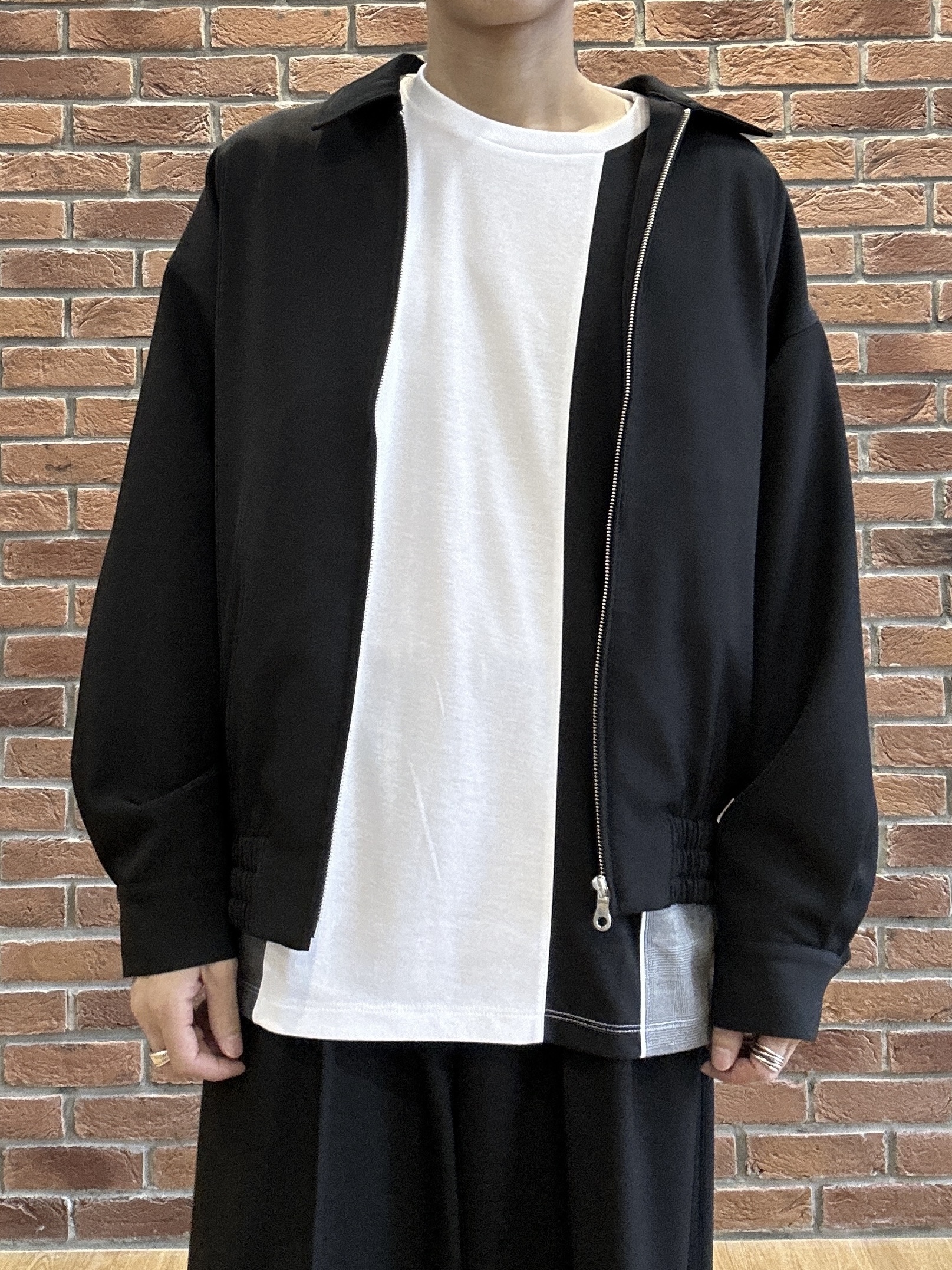 ドイさんの「tk.TAKEO KIKUCHI｜2タックワイドスラックス」を使ったコーディネート