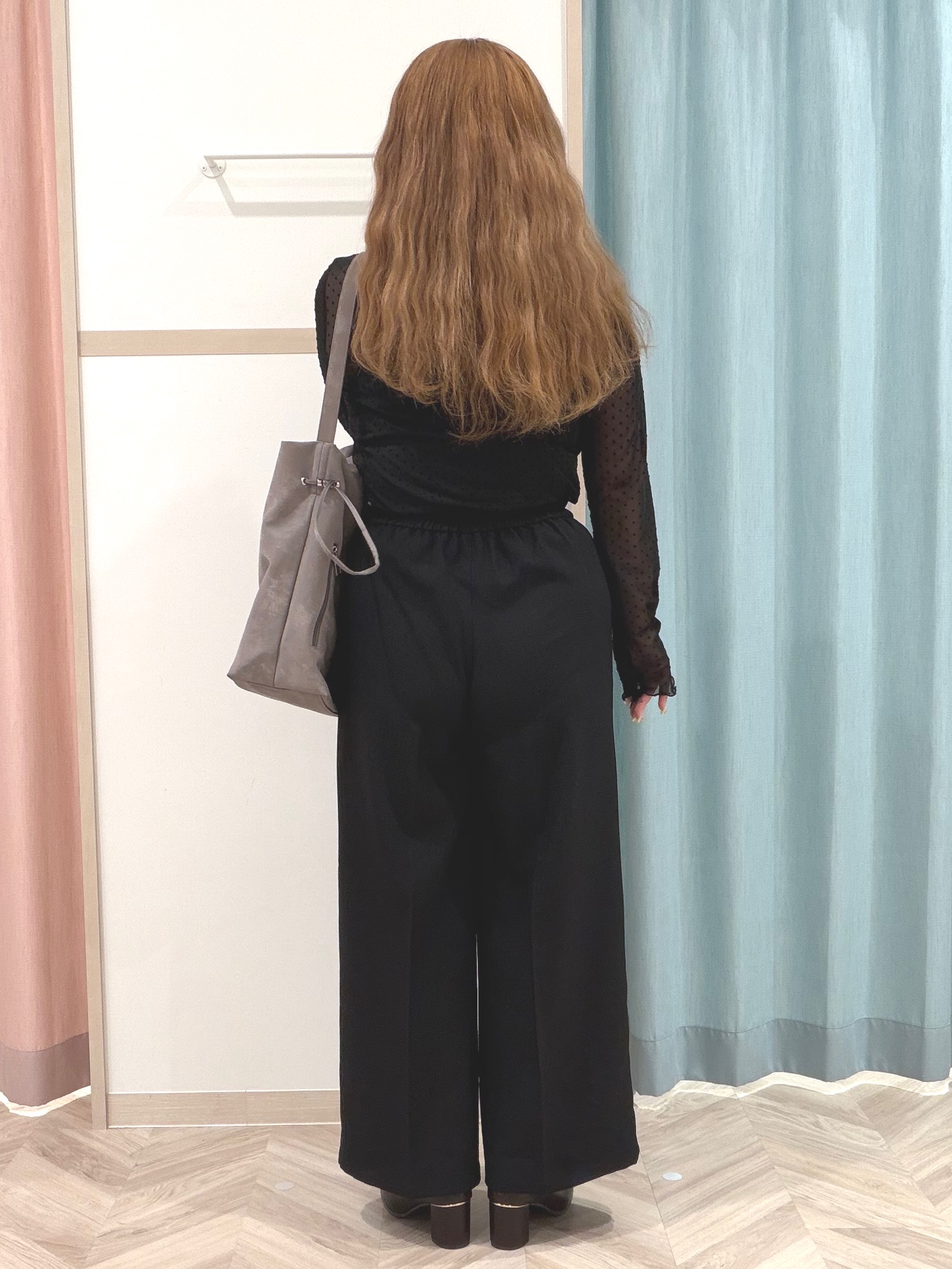 まちゃんなちゃんさんの「SHOO･LA･RUE｜【S-LL/洗濯機可】コーデにプラスするだけで垢抜ける 柄アソートシアーチュールトップス」を使ったコーディネート