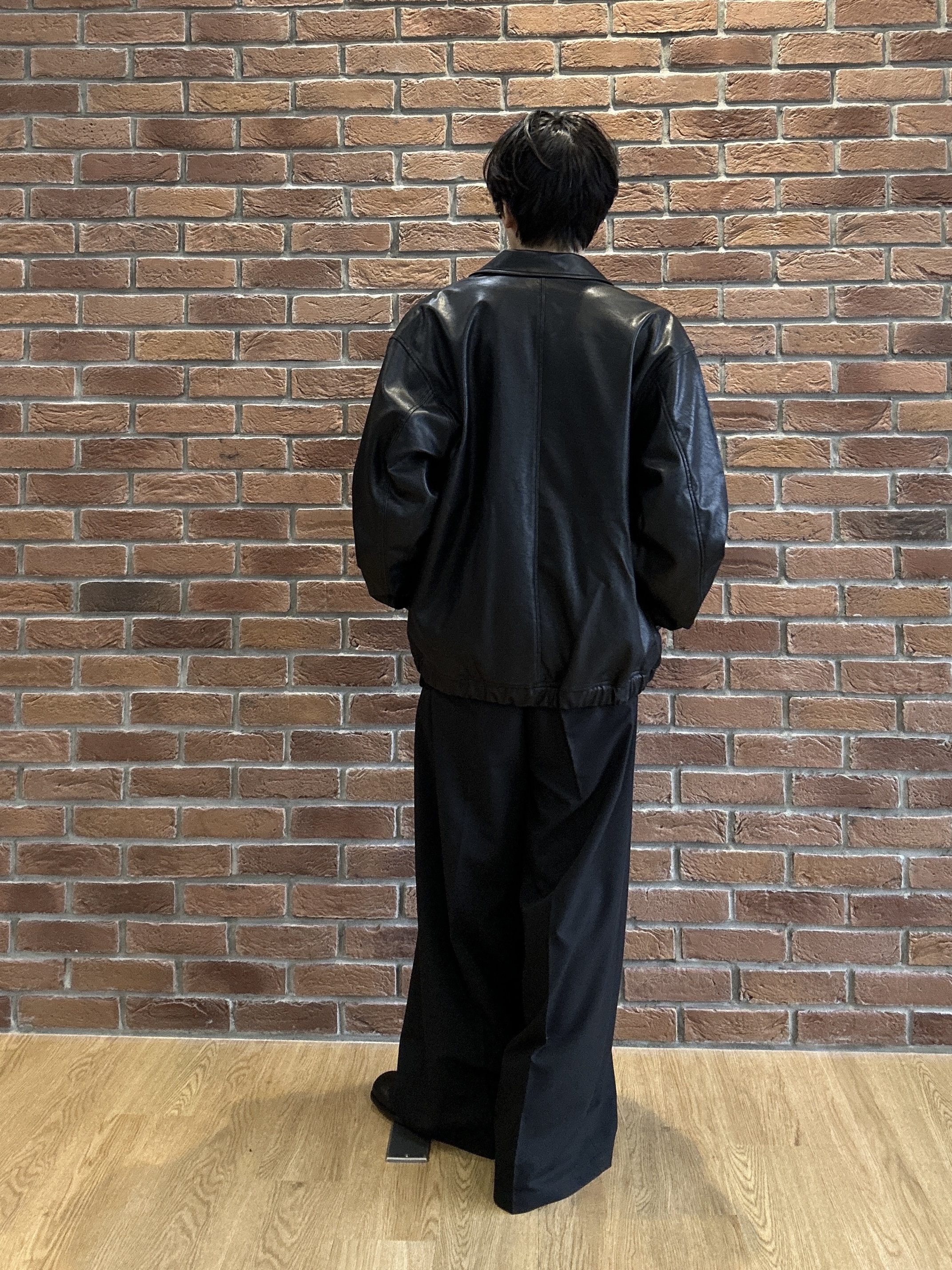 ドイさんの「tk.TAKEO KIKUCHI｜2タックワイドスラックス」を使ったコーディネート