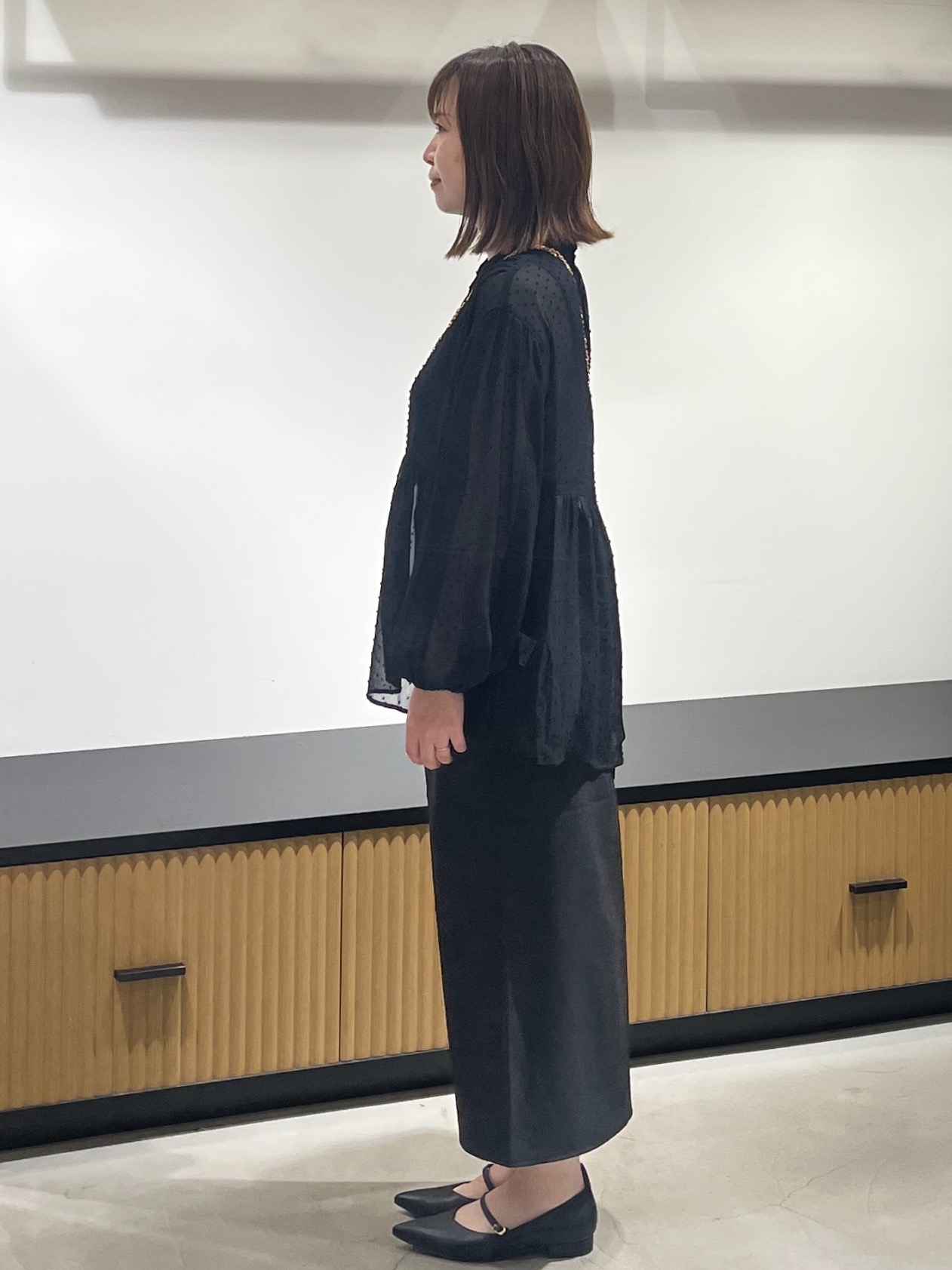 mikiさんの「OPAQUE.CLIP｜シアードットペプラムブラウス【洗濯機OK】」を使ったコーディネート