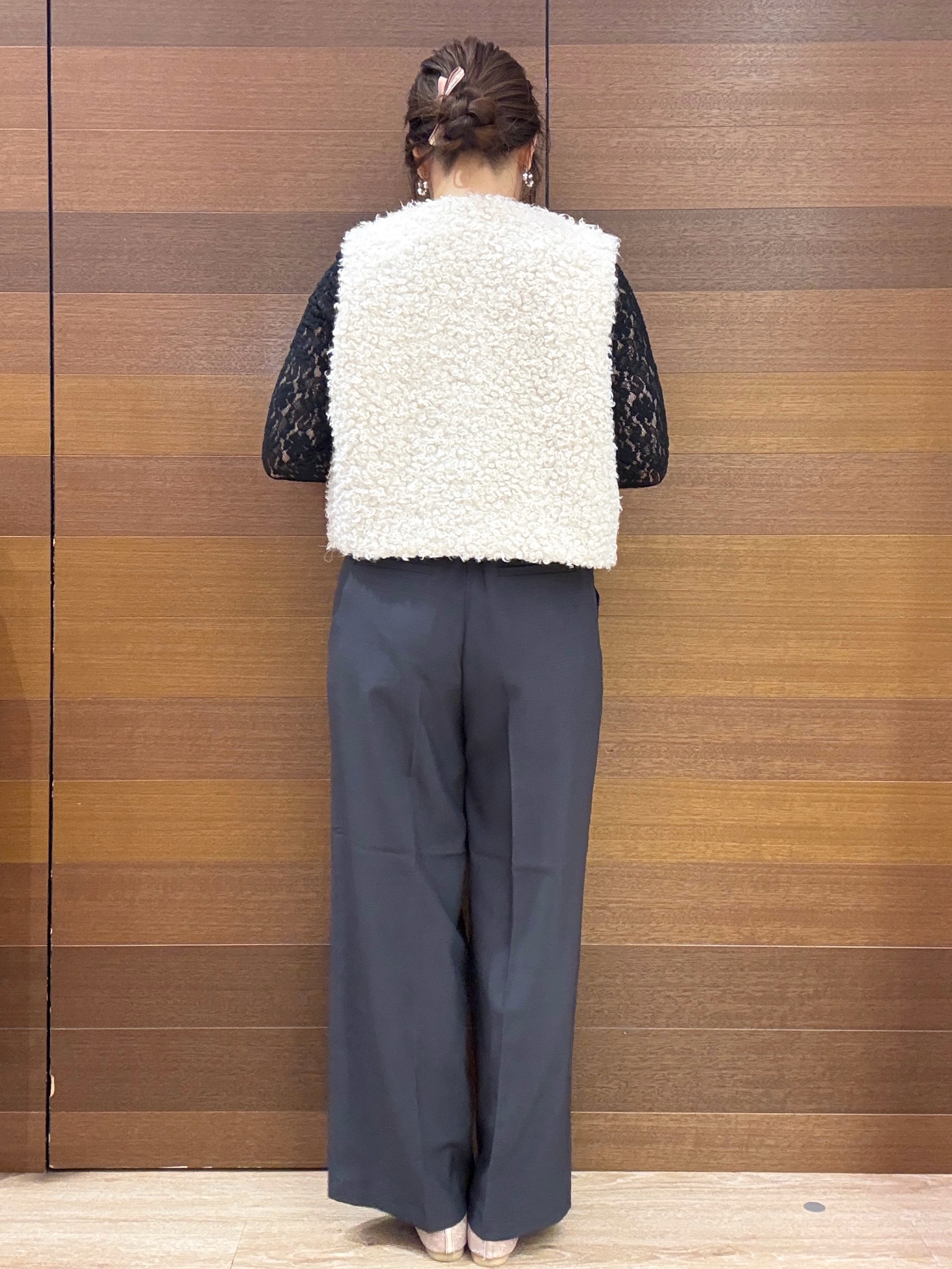 maichiさんの「OPAQUE.CLIP｜カーリーフェイクファーベスト【洗濯機OK】」を使ったコーディネート