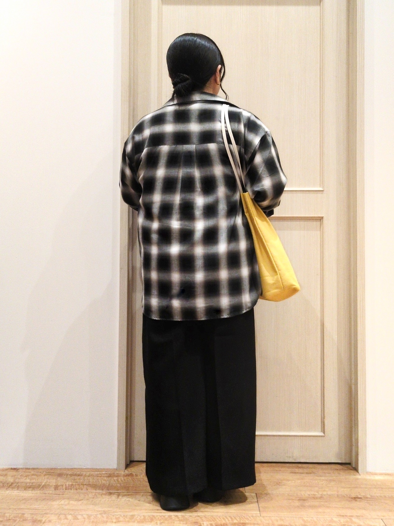 haseさんの「SHOO･LA･RUE｜【洗濯後しわになりにくい/S-LL】気分で選ぶ 大人のデイリー使いに ベーシックシャツ」を使ったコーディネート
