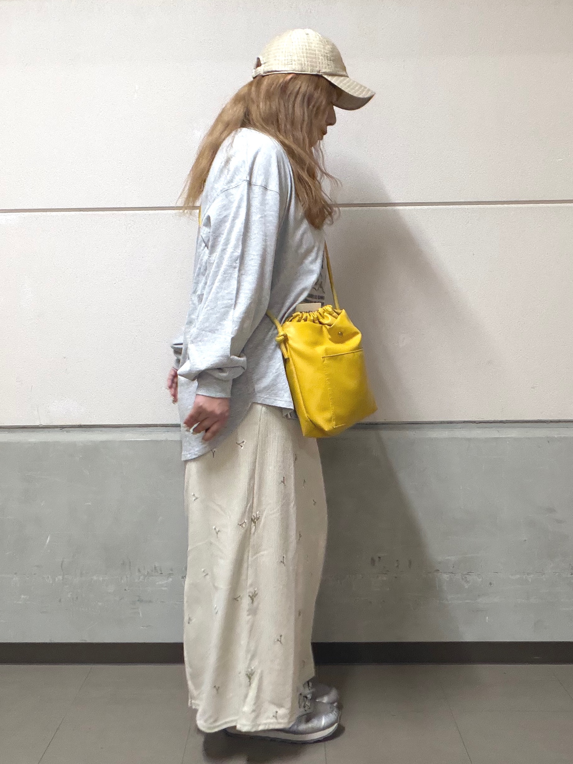 まちゃんなちゃんさんの「SHOO･LA･RUE｜【選べる4柄/体型カバー】ゆるっと着られる BIGロンT」を使ったコーディネート