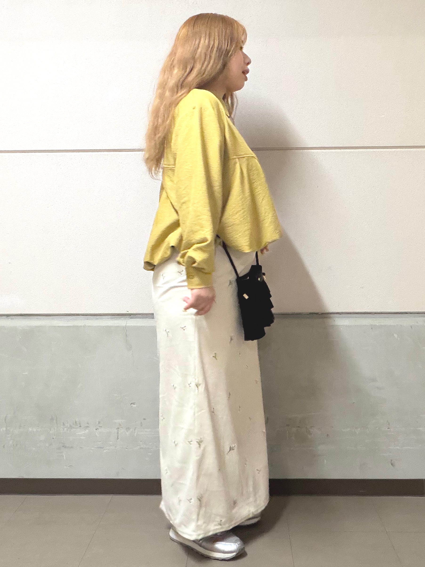 まちゃんなちゃんさんの「SHOO･LA･RUE｜【S-LL/洗濯機可】インせず即こなれる 裾バルーンシャツ」を使ったコーディネート