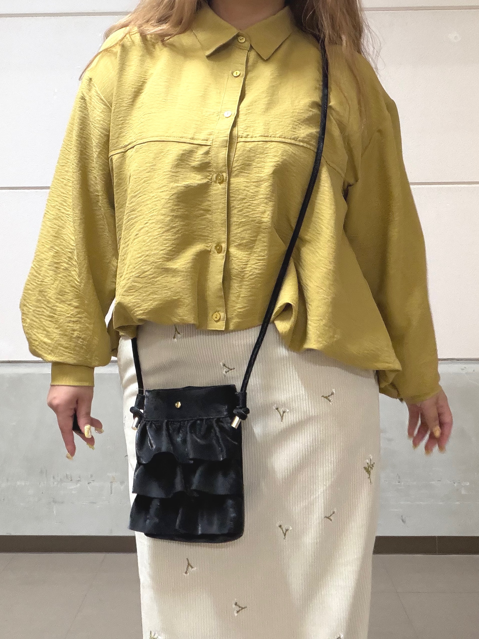 まちゃんなちゃんさんの「SHOO･LA･RUE｜【S-LL/洗濯機可】インせず即こなれる 裾バルーンシャツ」を使ったコーディネート