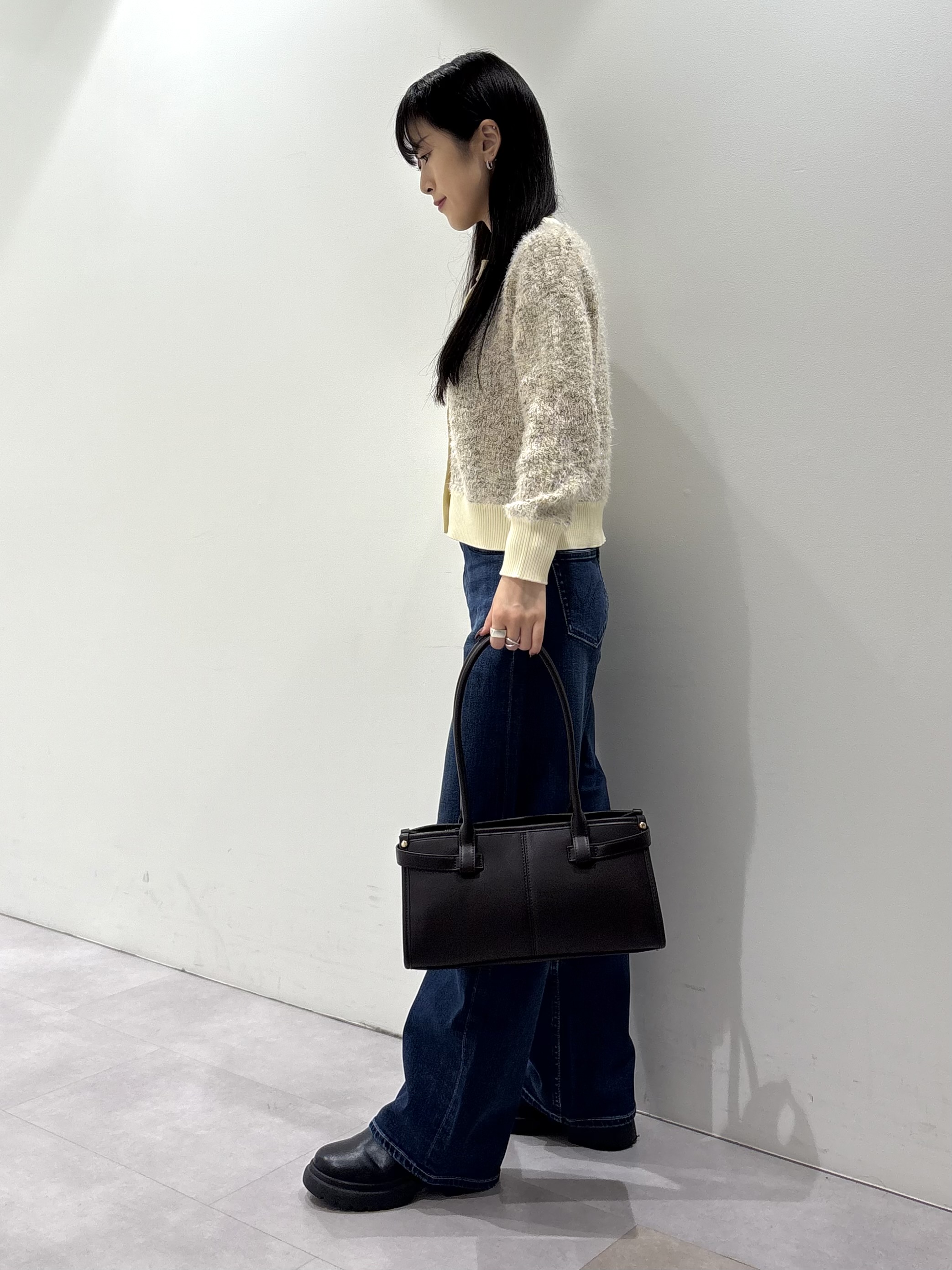 KEIKOさんの「INDIVI｜【褒められデニム】ワイドストレート デニムパンツ」を使ったコーディネート
