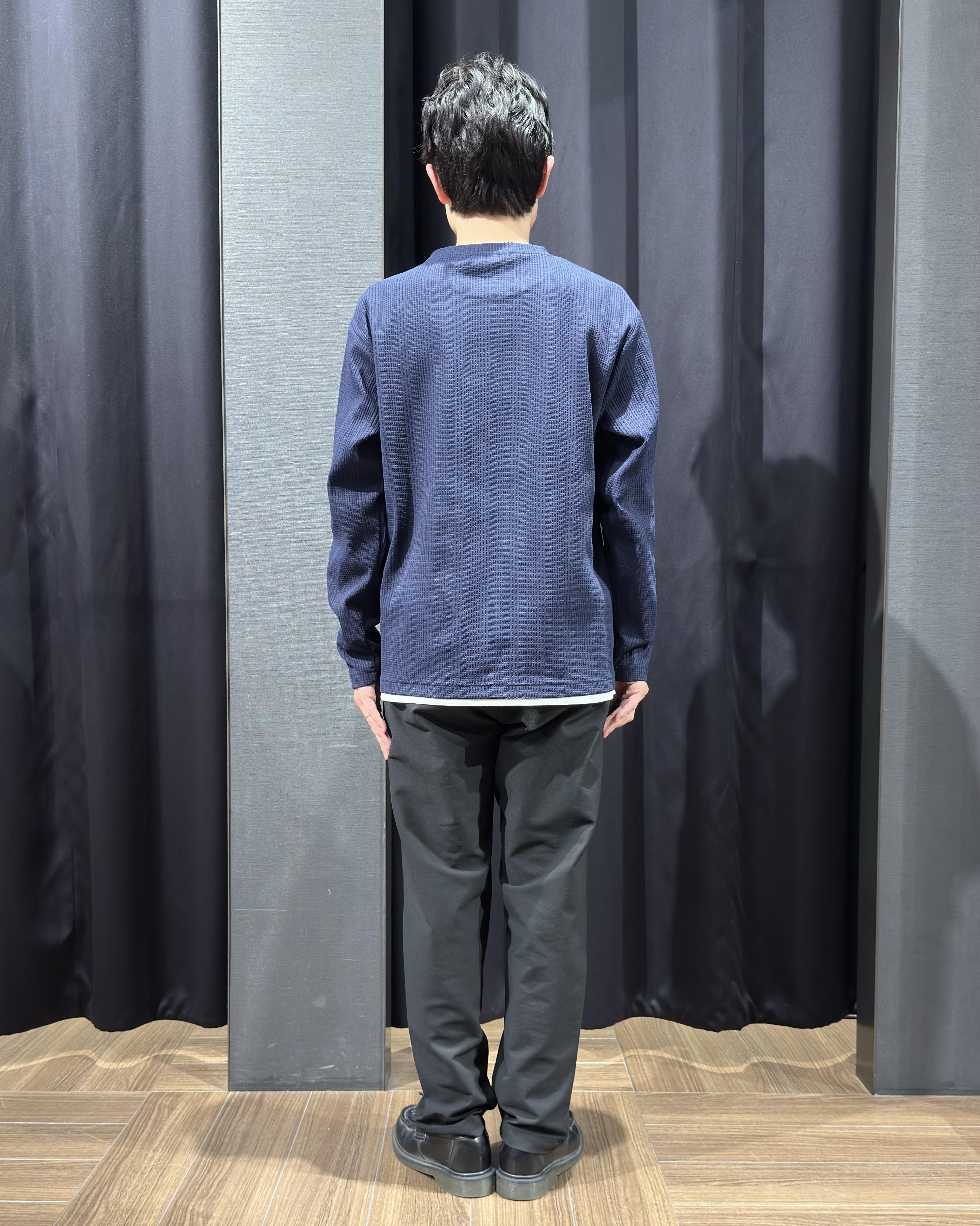 tomoyaさんの「THE SHOP TK｜【洗濯機OK】ワッフル レイヤード 長袖Tシャツ」を使ったコーディネート