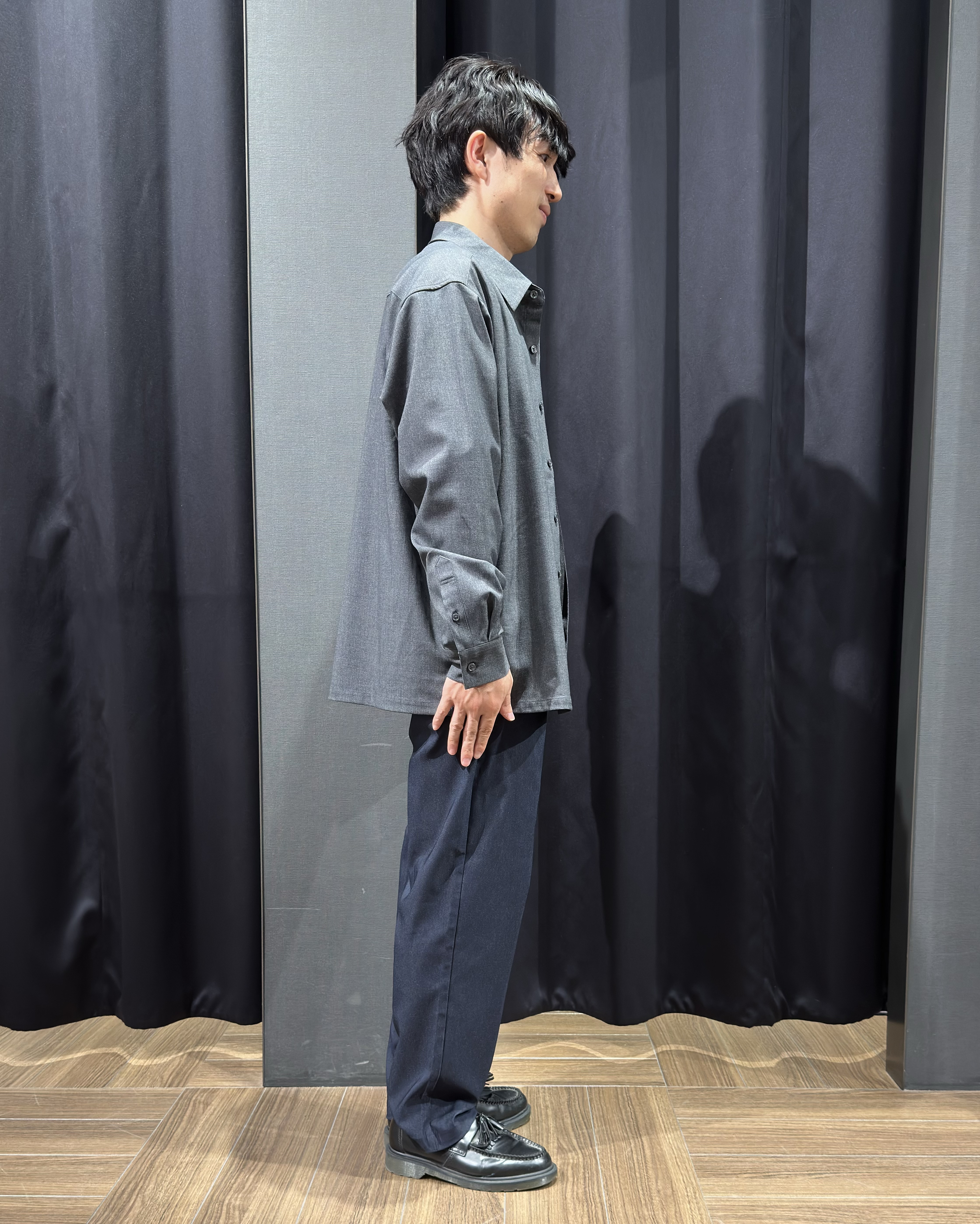 tomoyaさんの「THE SHOP TK｜【洗濯機OK】ウールライク 長袖シャツ」を使ったコーディネート