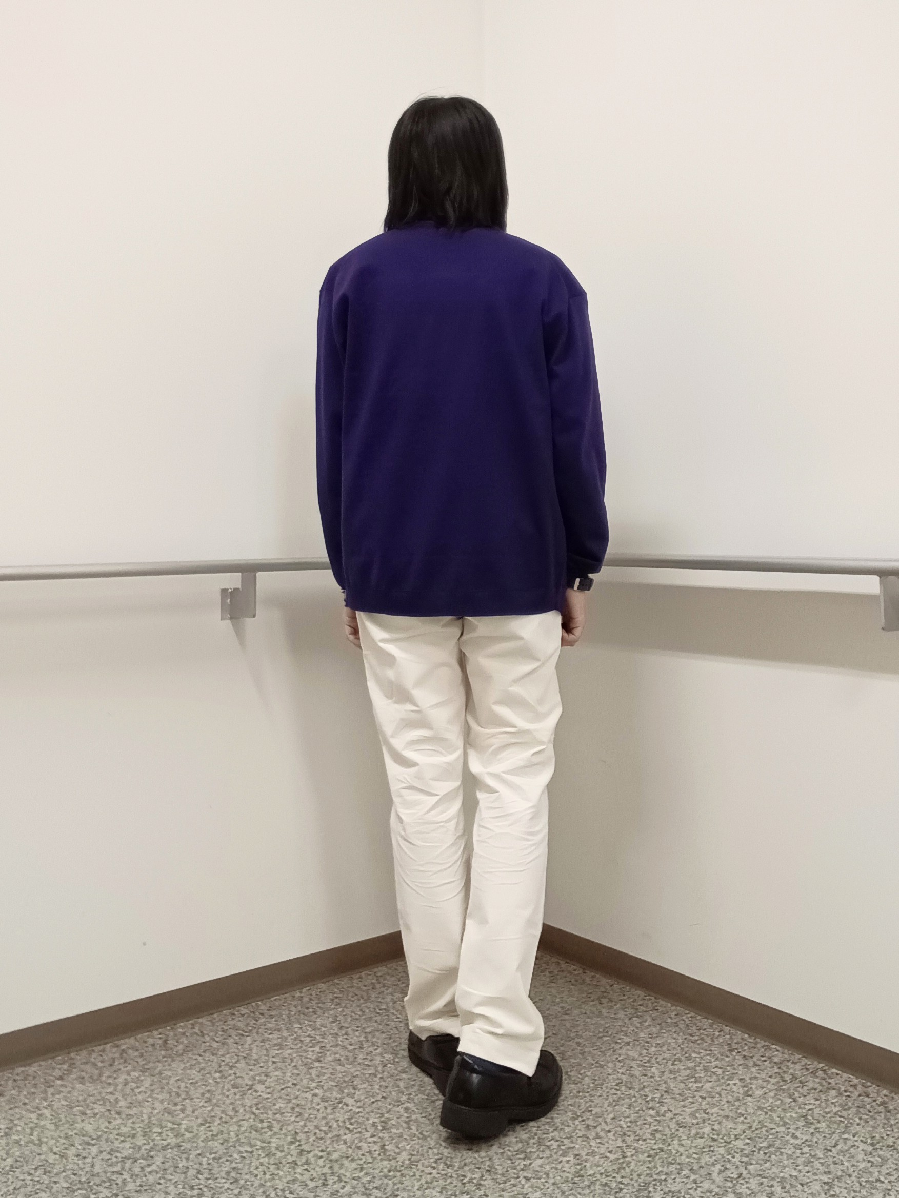 moritaさんの「TAKEO KIKUCHI｜アンチピリング ニット カーディガン」を使ったコーディネート