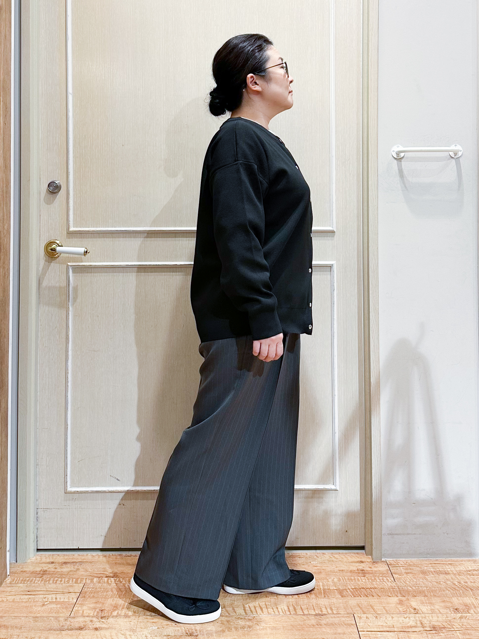 umeさんの「SHOO･LA･RUE｜【セットアップ可/洗濯機可】軽やかに羽織れる スポンディッシュ ニットカーディガン」を使ったコーディネート