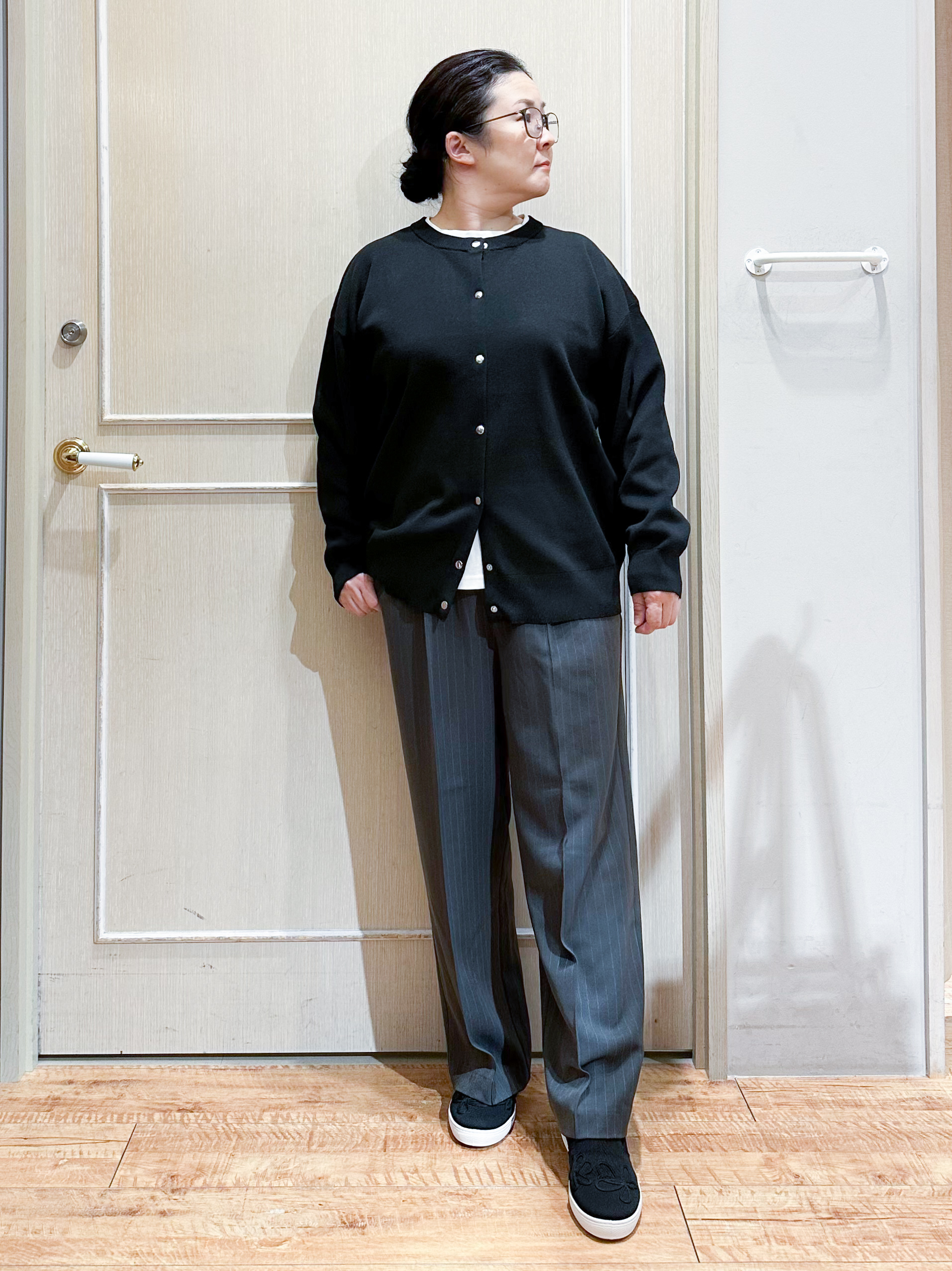 umeさんの「SHOO･LA･RUE｜【セットアップ可/洗濯機可】軽やかに羽織れる スポンディッシュ ニットカーディガン」を使ったコーディネート