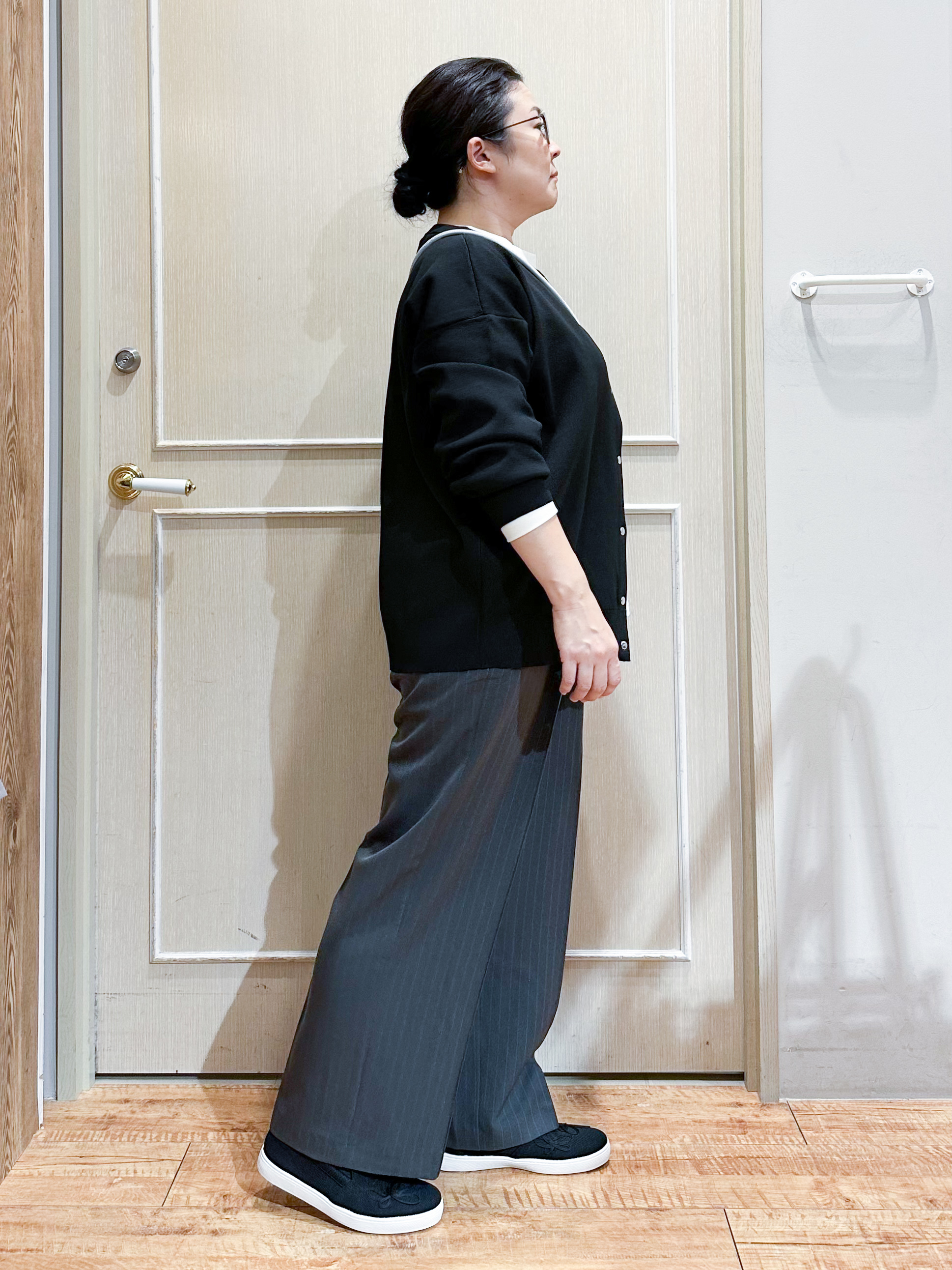 umeさんの「SHOO･LA･RUE｜【セットアップ可/洗濯機可】軽やかに羽織れる スポンディッシュ ニットカーディガン」を使ったコーディネート
