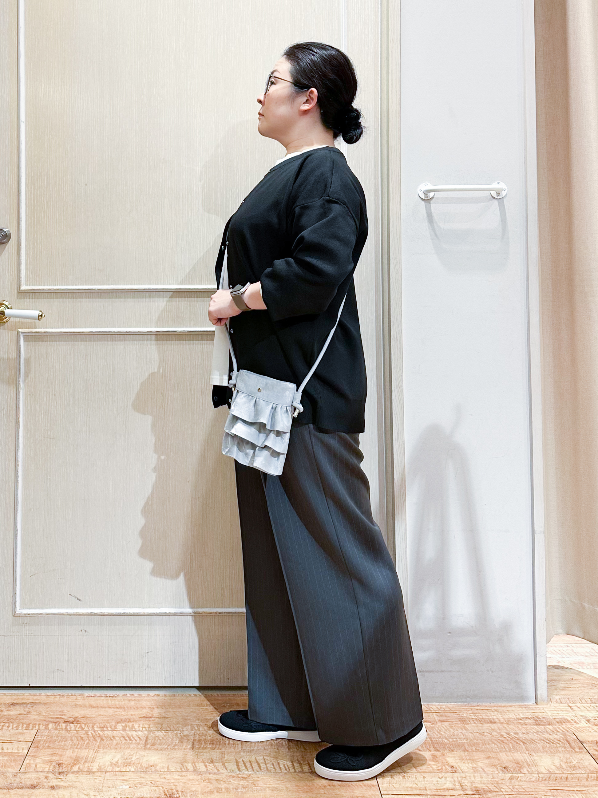 umeさんの「SHOO･LA･RUE｜【セットアップ可/洗濯機可】軽やかに羽織れる スポンディッシュ ニットカーディガン」を使ったコーディネート