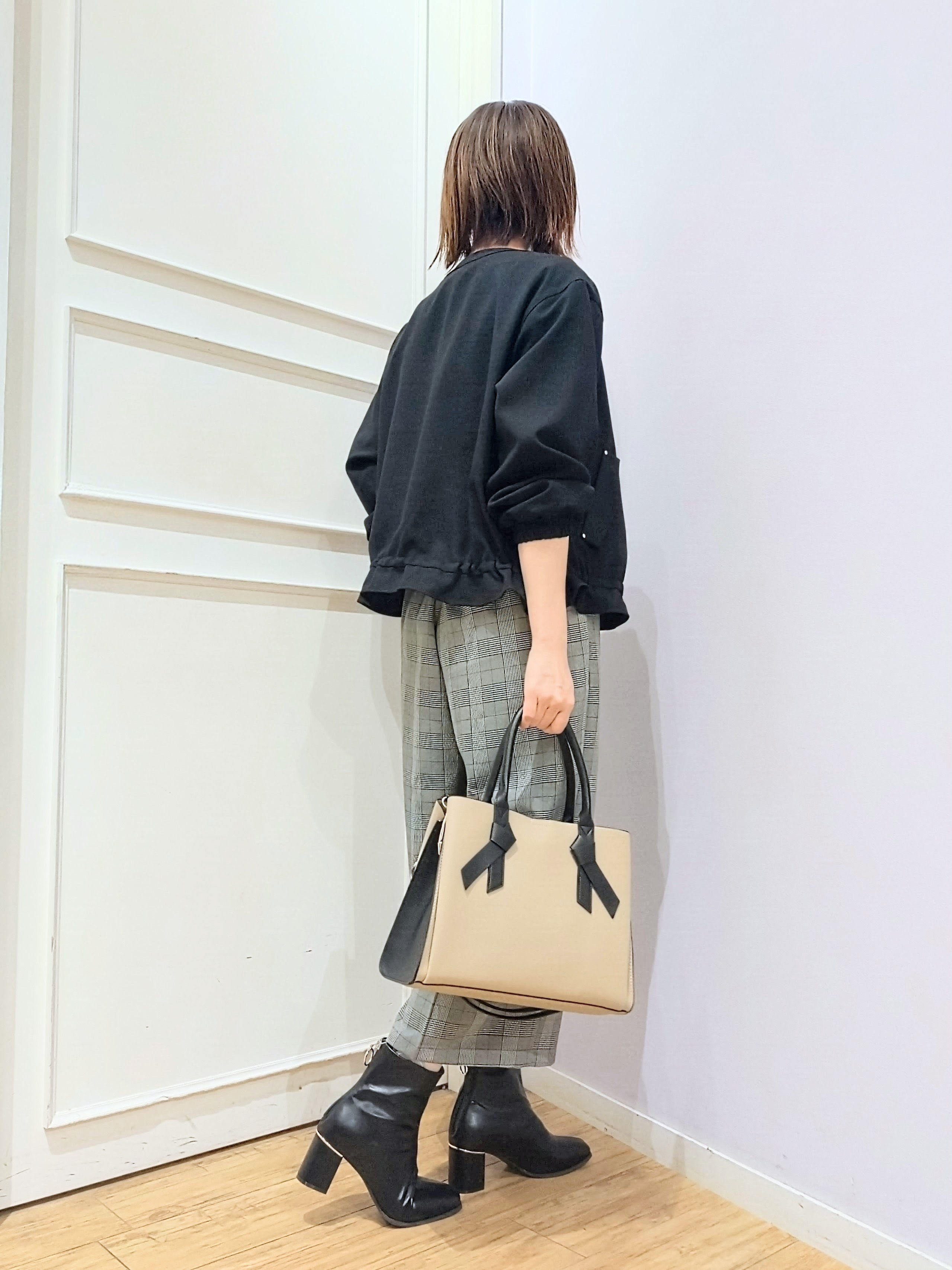 miomioさんの「SHOO･LA･RUE｜【ガンガン洗える/UV/毛玉になりにくい】二の腕見せない 5分袖ニット」を使ったコーディネート