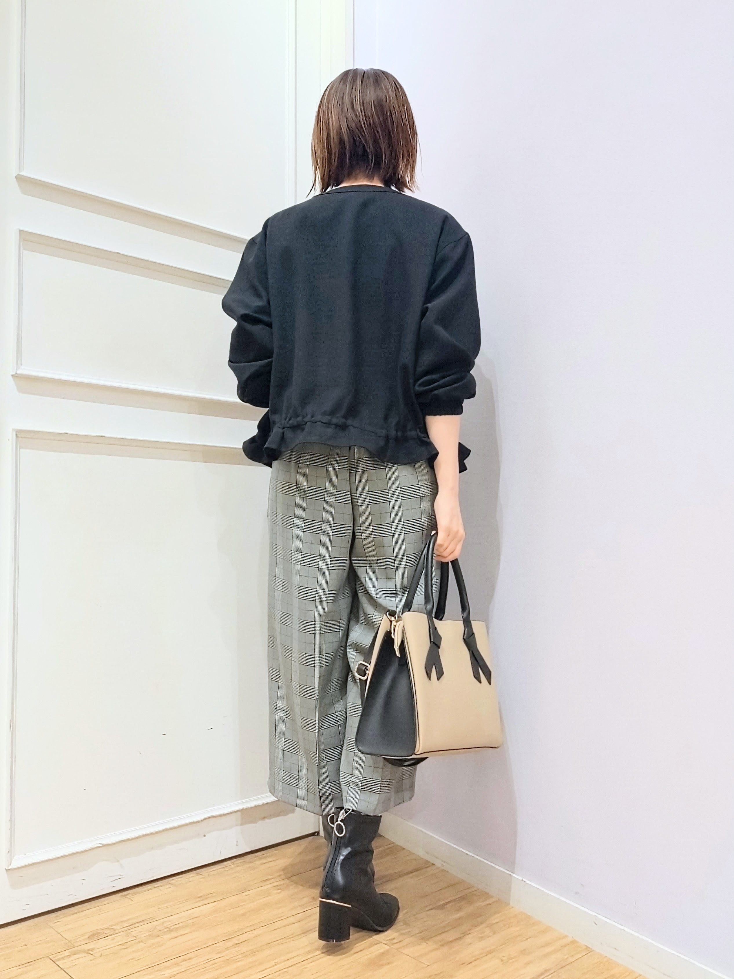 miomioさんの「SHOO･LA･RUE｜【ガンガン洗える/UV/毛玉になりにくい】二の腕見せない 5分袖ニット」を使ったコーディネート