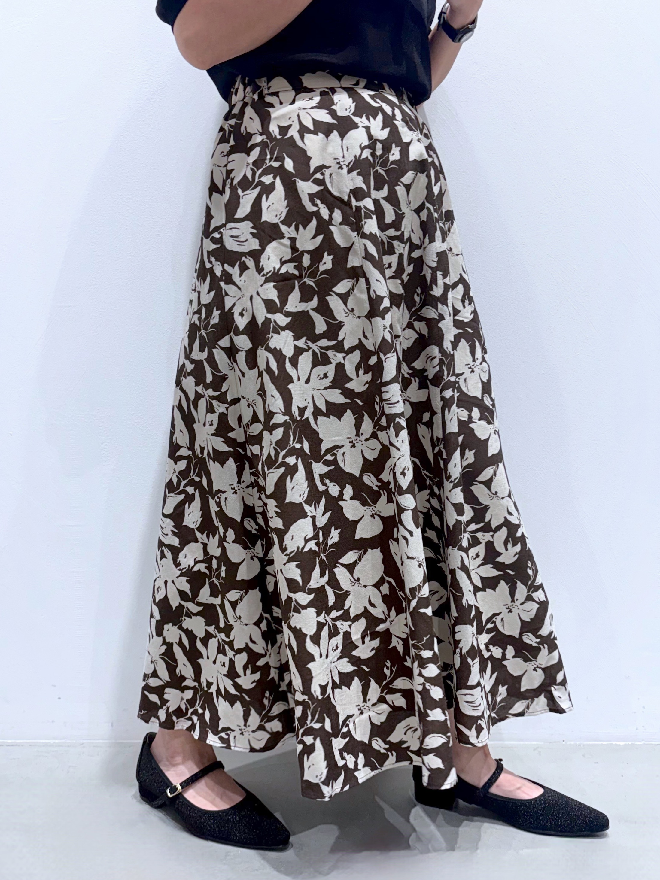 ＷＡさんの「grove｜【シリーズ累計36万枚/UVカット・ひんやり・洗濯機OK】やわらかドライタッチ 五分袖クルーネックニ」を使ったコーディネート