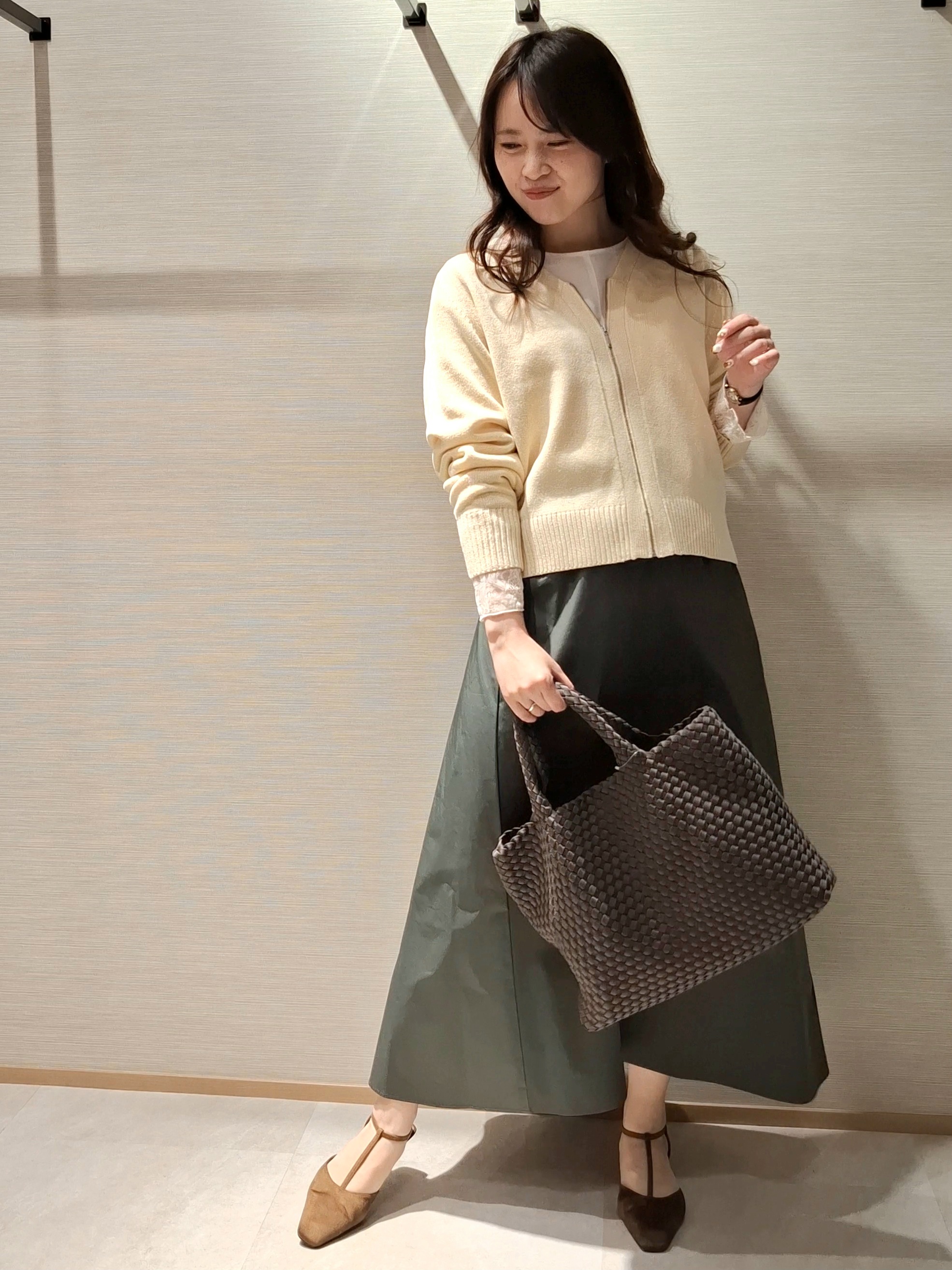 YuKaRiさんの「UNTITLED｜【アンサンブル可/秋羽織り】杢調ジップカーディガン」を使ったコーディネート