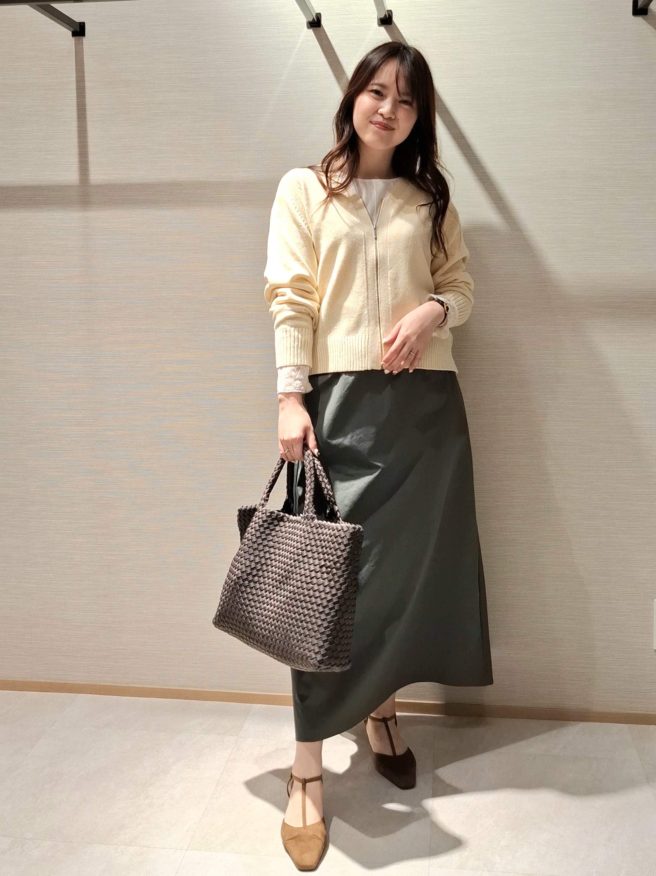 YuKaRiさんの「UNTITLED｜【アンサンブル可/秋羽織り】杢調ジップカーディガン」を使ったコーディネート
