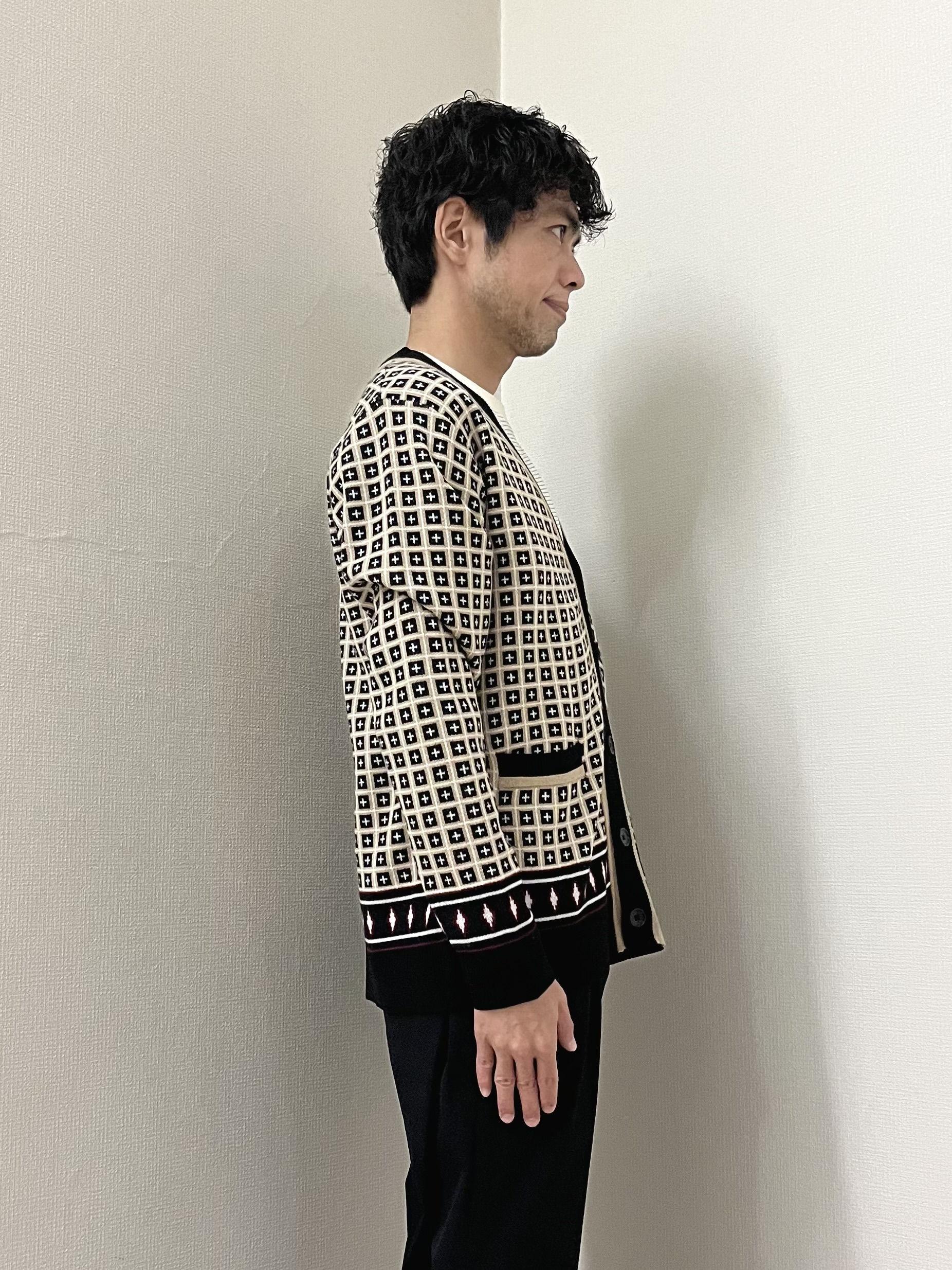 URAさんの「TAKEO KIKUCHI｜【BOWLER HAT LABEL】ジオメトリック柄カーディガン」を使ったコーディネート