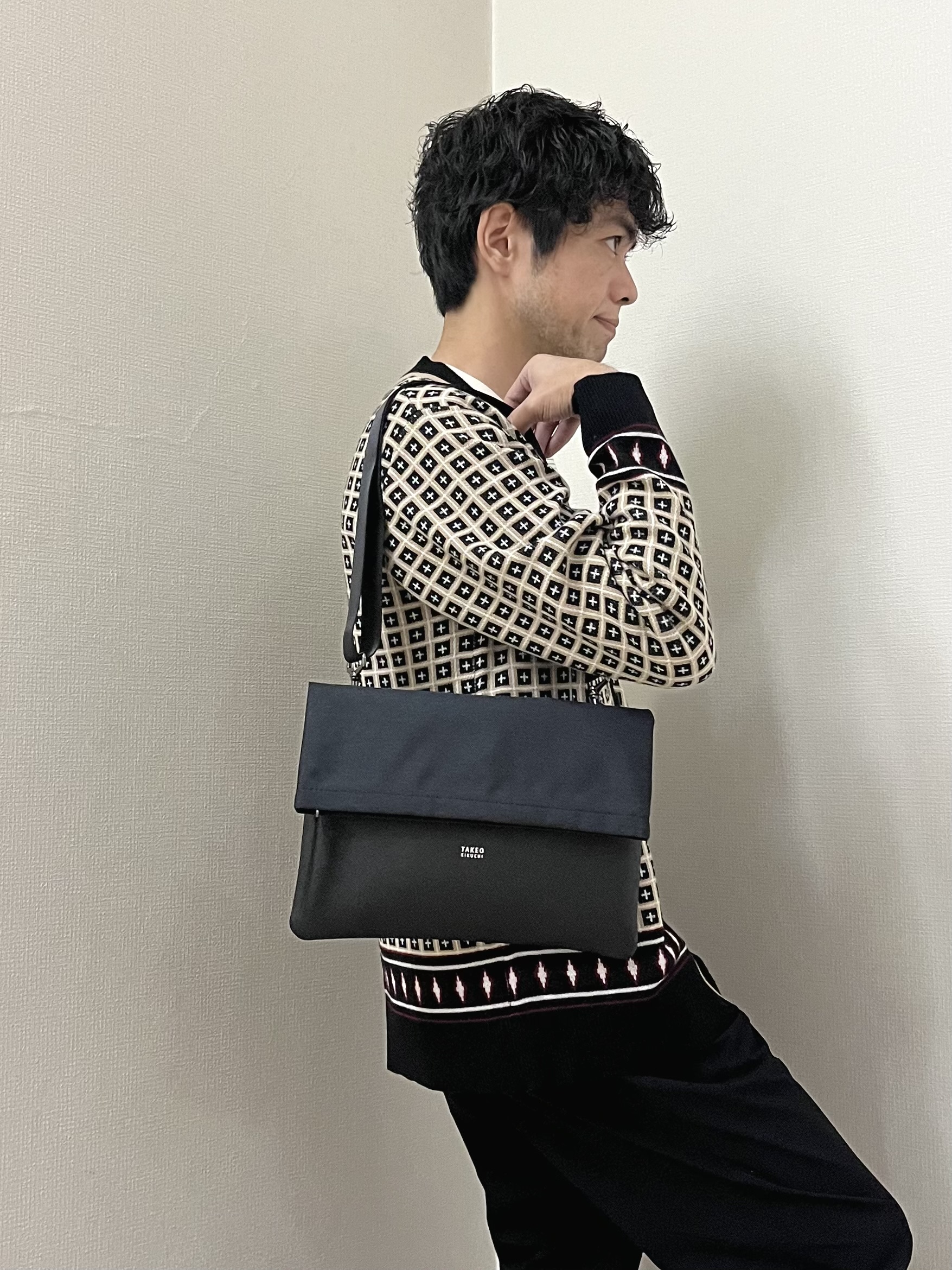 URAさんの「TAKEO KIKUCHI｜【BOWLER HAT LABEL】ジオメトリック柄カーディガン」を使ったコーディネート