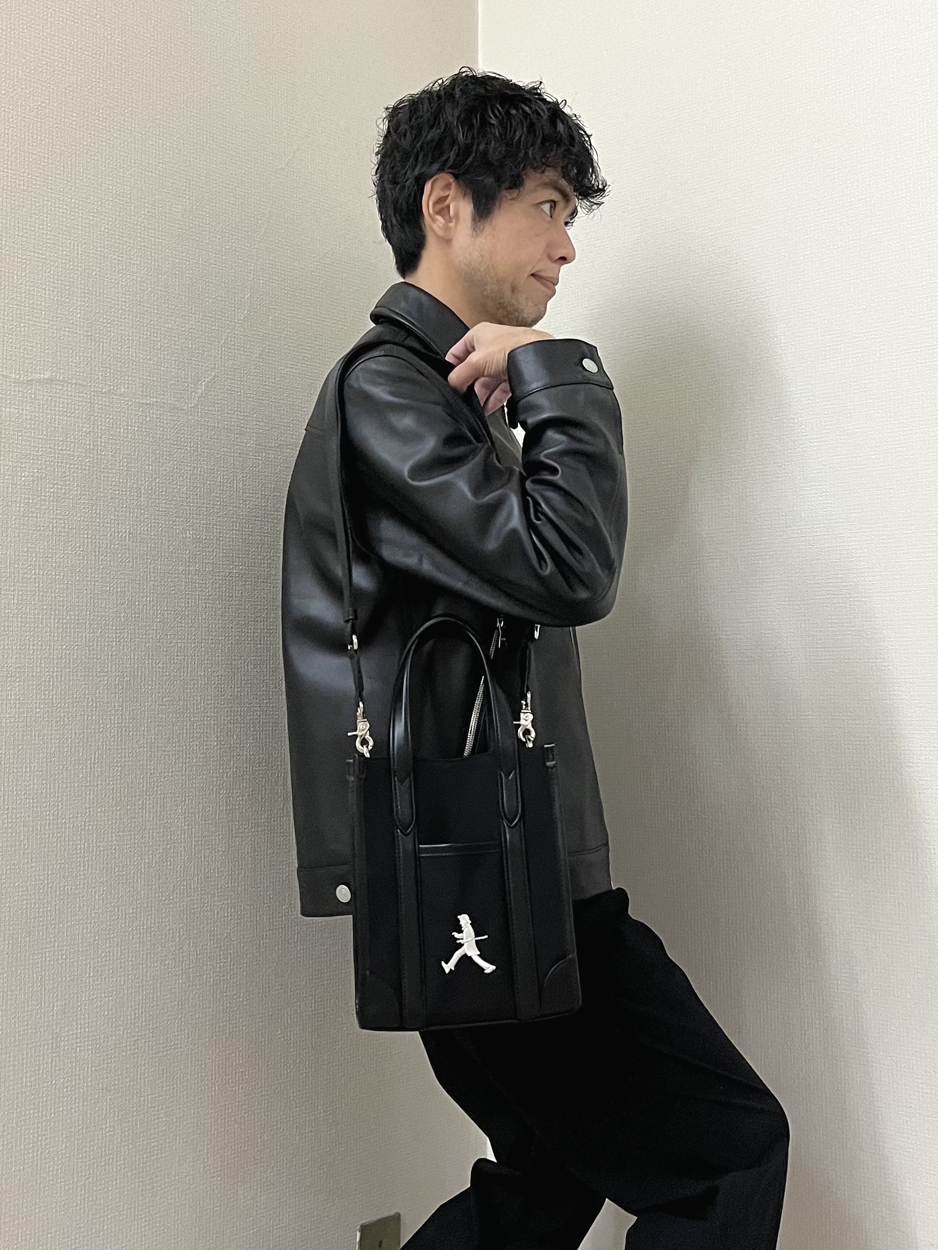 URAさんの「TAKEO KIKUCHI｜【BOWLER HAT LABEL】シングルレザーライダースジャケット」を使ったコーディネート