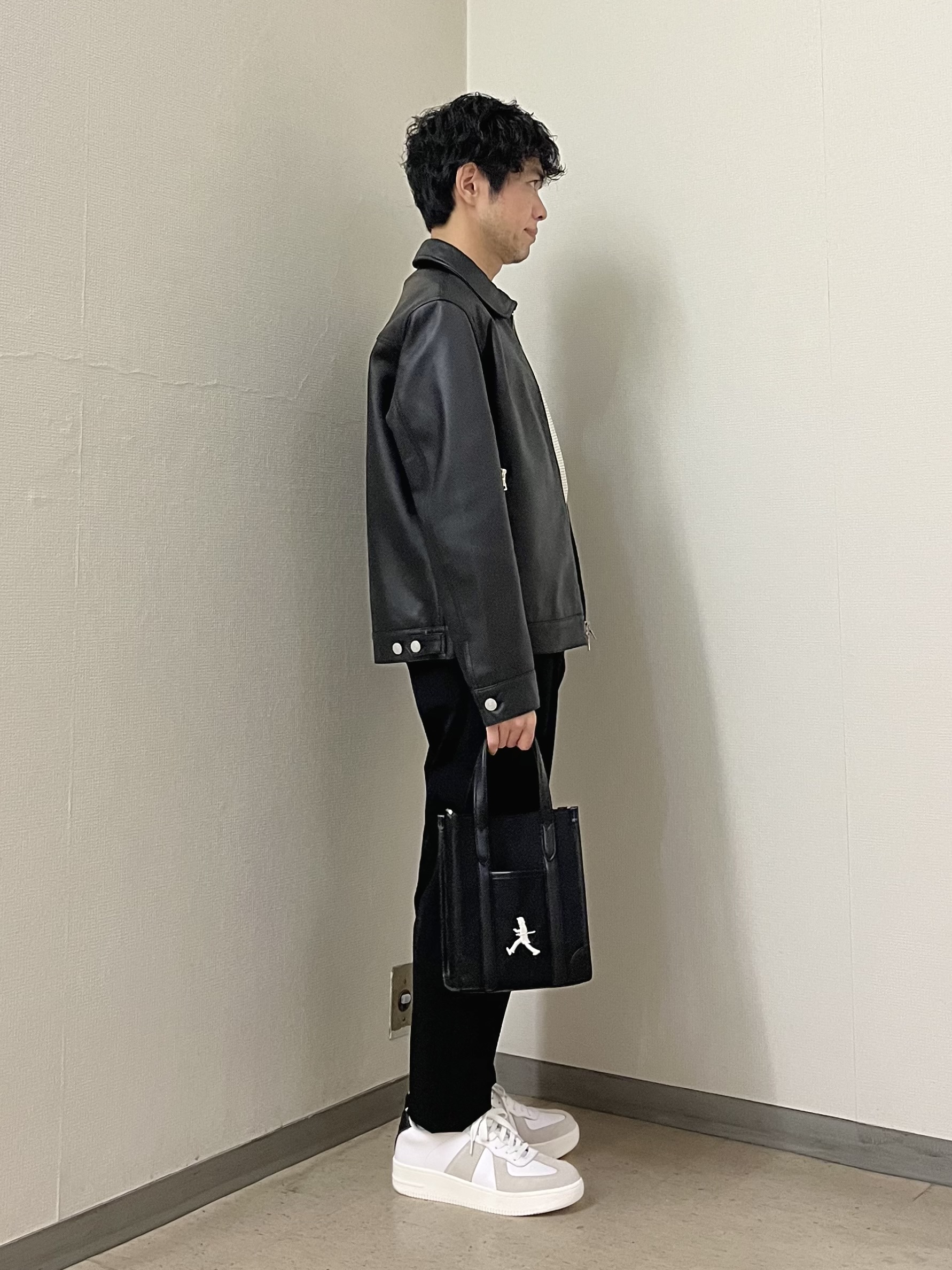 URAさんの「TAKEO KIKUCHI｜【BOWLER HAT LABEL】シングルレザーライダースジャケット」を使ったコーディネート