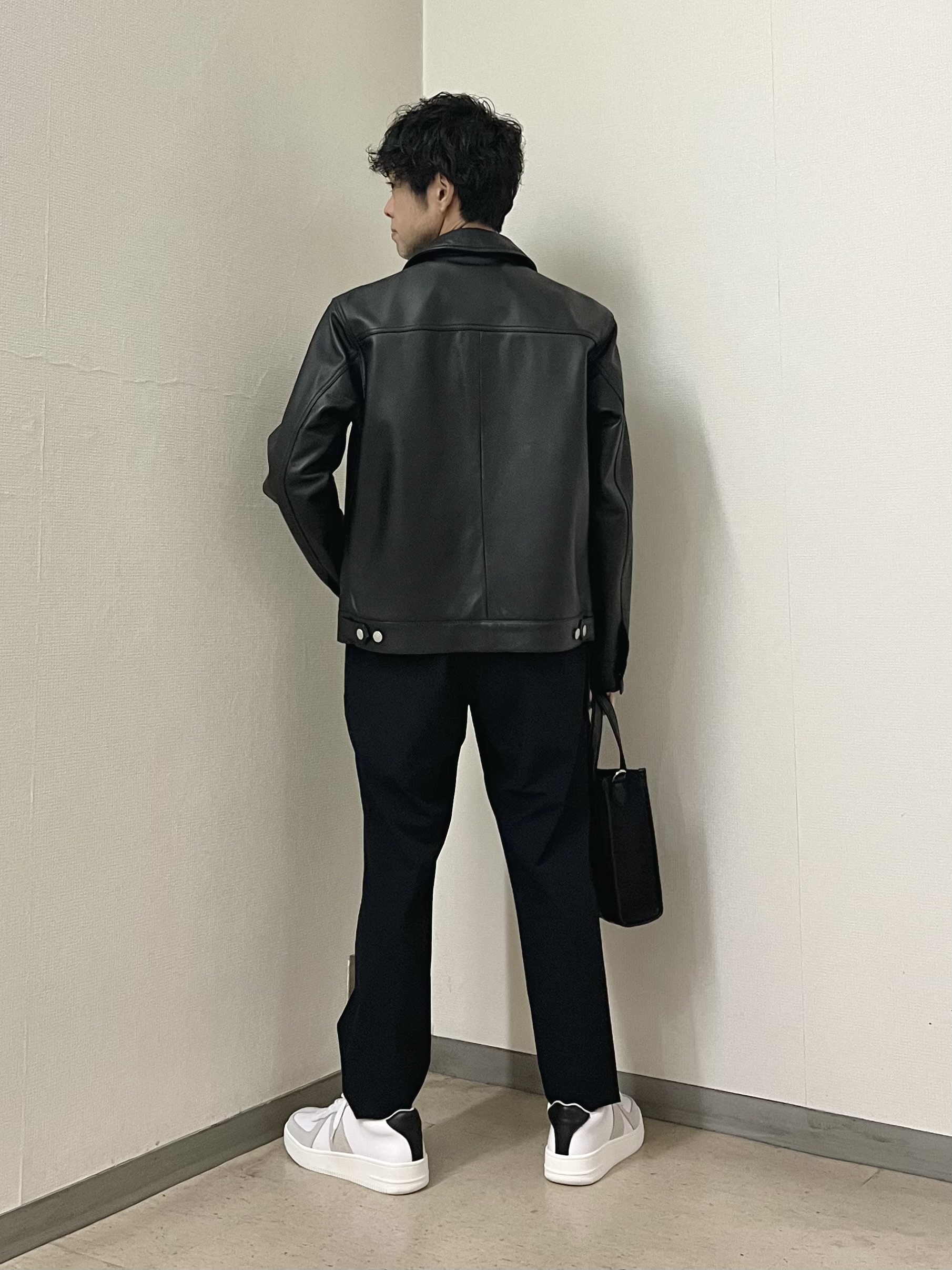 URAさんの「TAKEO KIKUCHI｜【BOWLER HAT LABEL】シングルレザーライダースジャケット」を使ったコーディネート