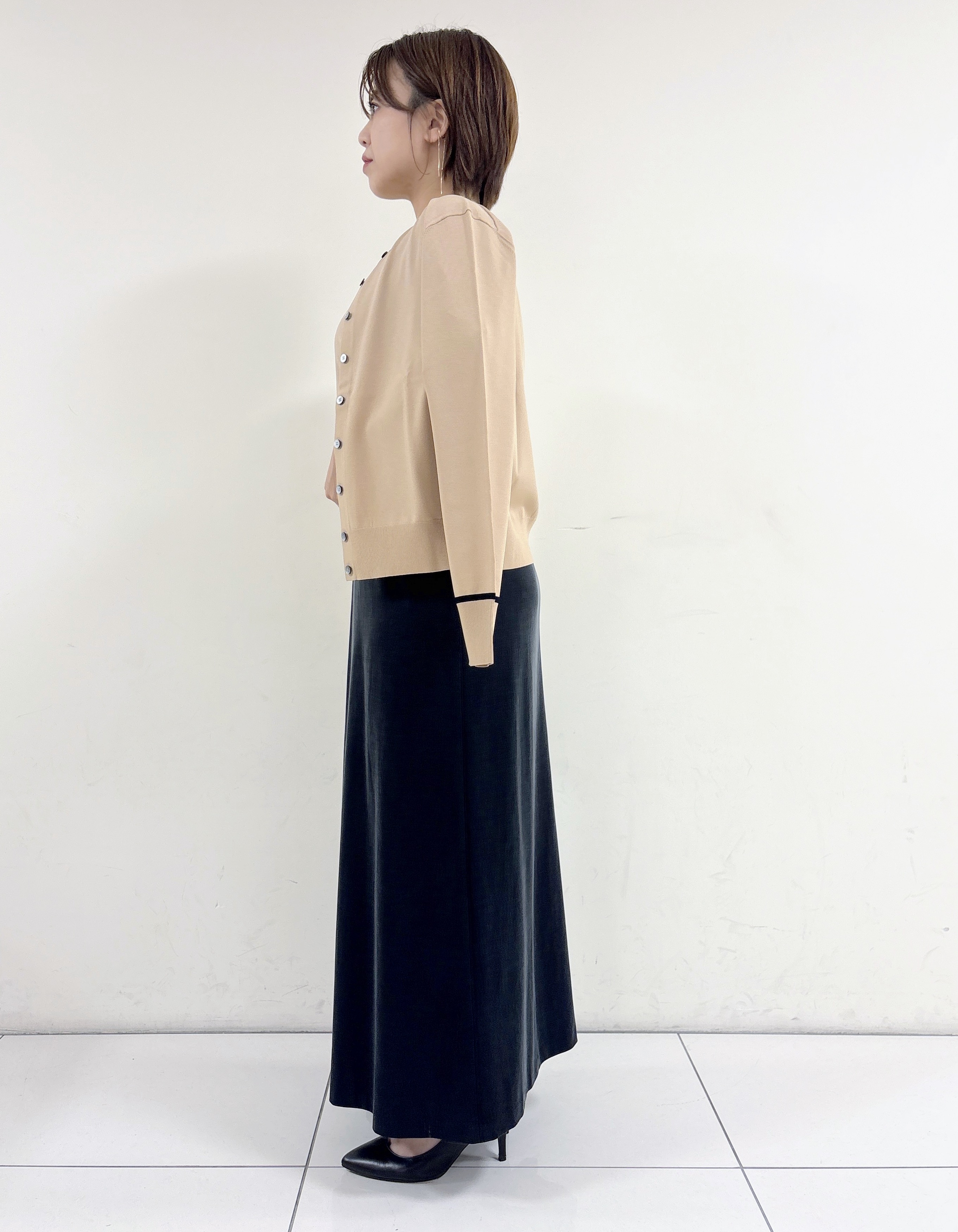 ayumiさんの「UNTITLED｜【アンサンブル可/きれいめ/通勤】コンパクト5分袖ニット」を使ったコーディネート