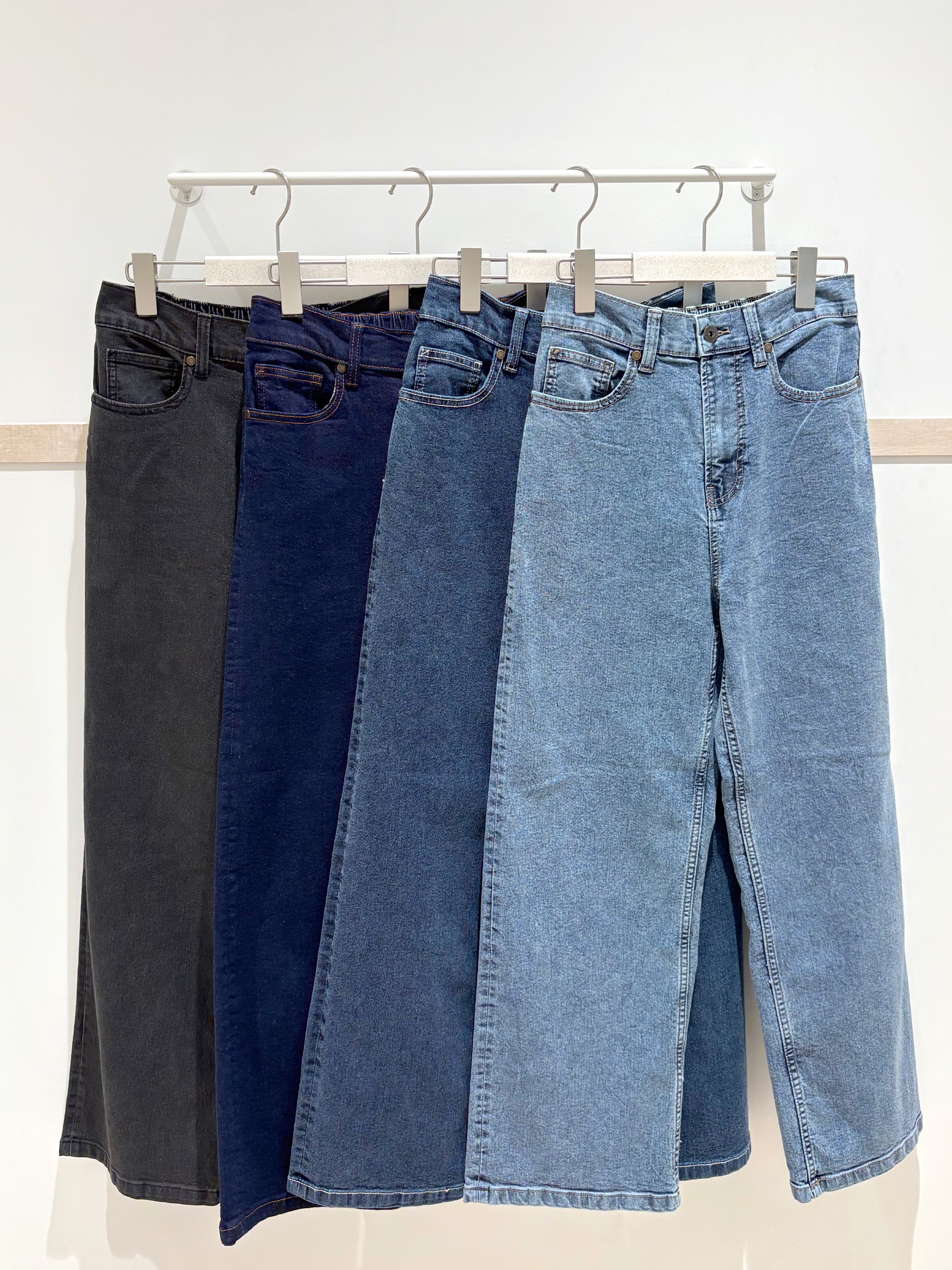 donpiさんの「SHOO･LA･RUE｜【S-LL/洗濯機可】着痩せシルエット シャーリングシャツカーディガン」を使ったコーディネート