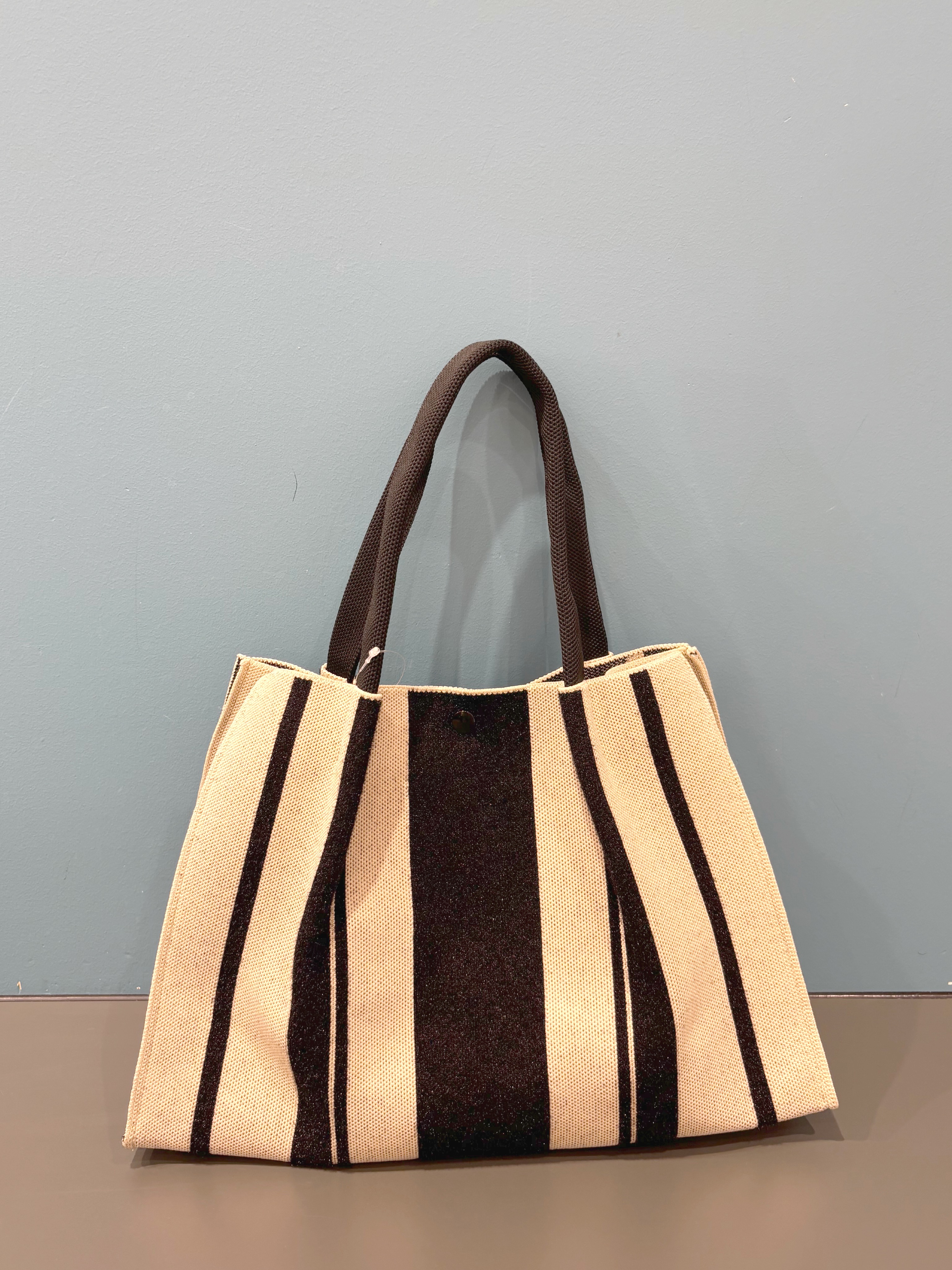 donpiさんの「SHOO･LA･RUE｜【S-LL/洗濯機可】着痩せシルエット シャーリングシャツカーディガン」を使ったコーディネート