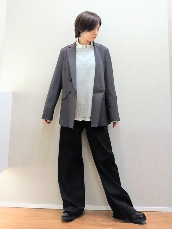 ミズタさんの「UNTITLED｜【新色追加/セットアップ可】エアリー ダブルブレストジャケット」を使ったコーディネート
