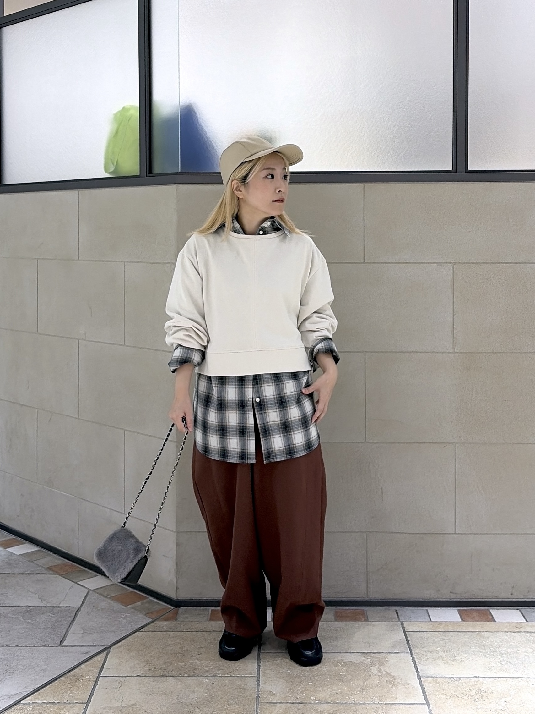 よねさんの「INDIVI｜ロングスリーブフォルムカットソー【洗える】」を使ったコーディネート