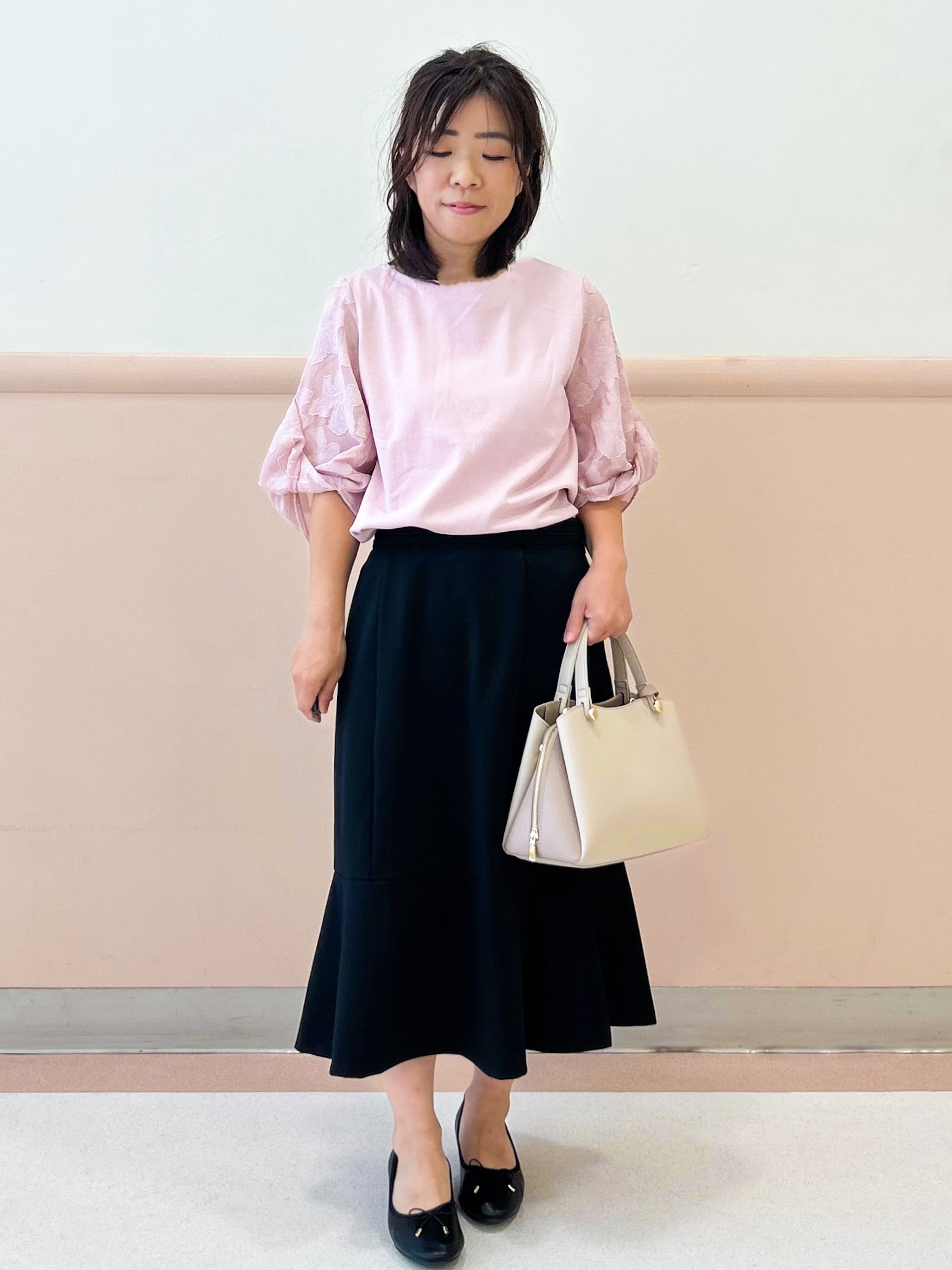 こやさんの「OPAQUE.CLIP｜花柄ジャカード５分袖トップス《接触冷感／UVケア／洗濯機OK》」を使ったコーディネート