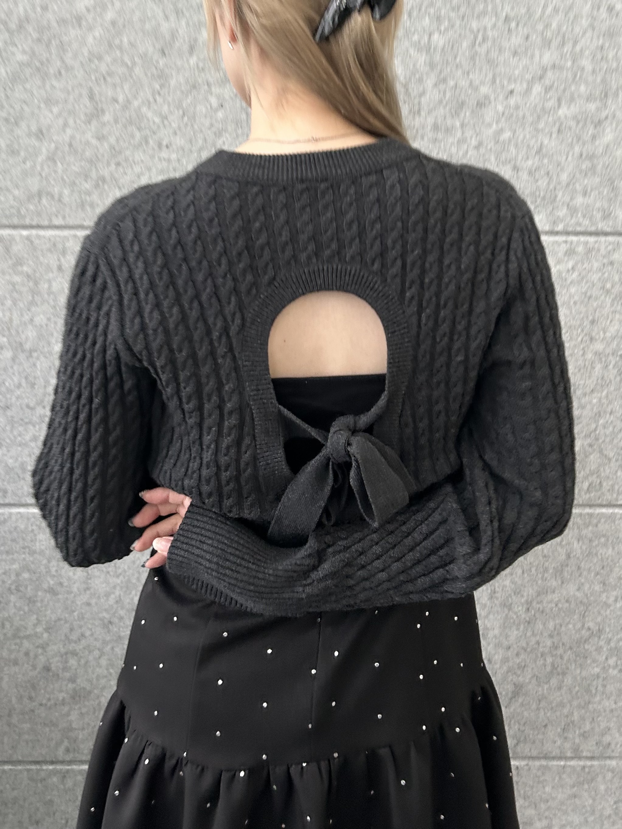 honoka Aさんの「CODE A｜cable open back knit」を使ったコーディネート