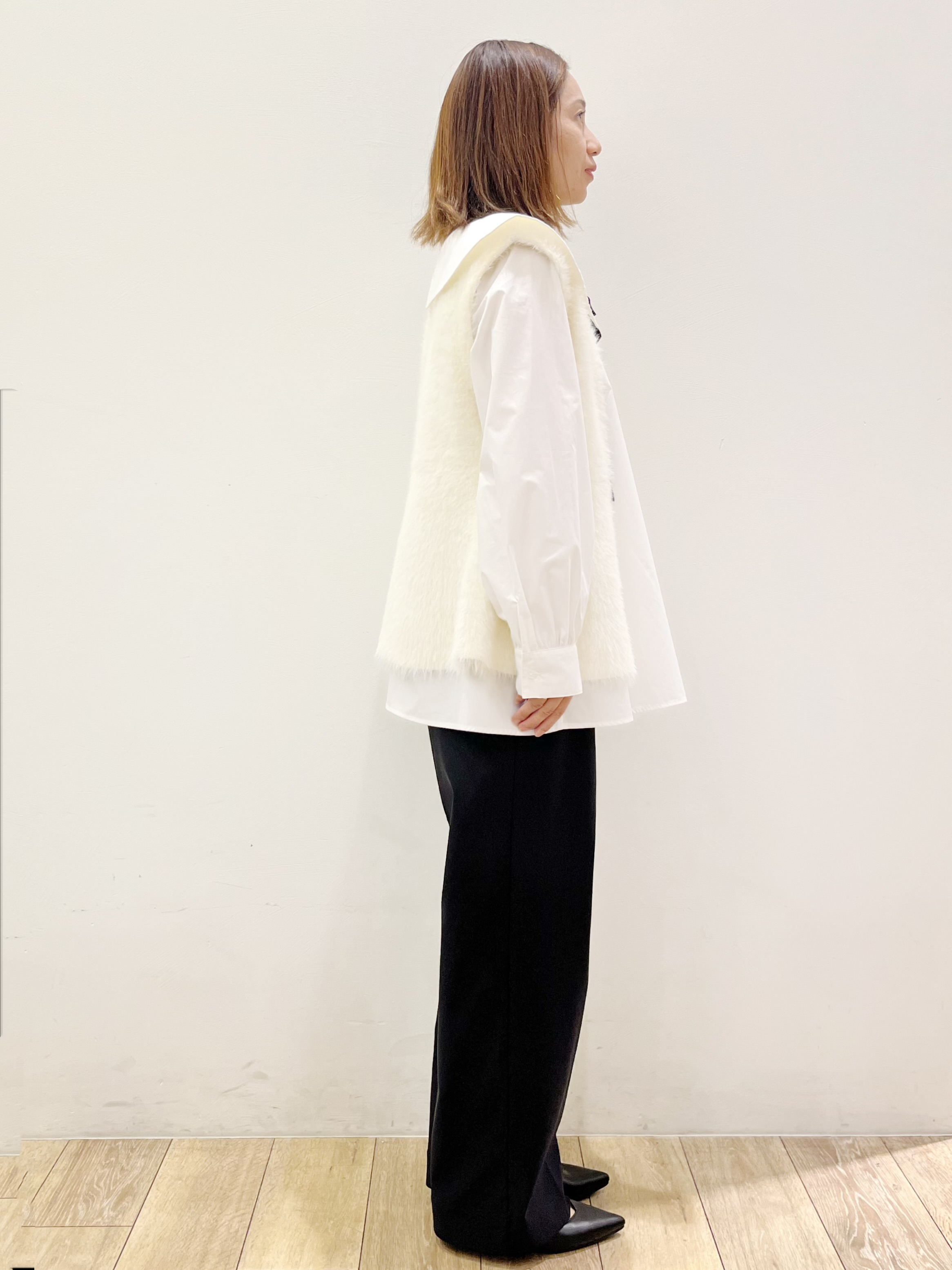 kcさんの「OPAQUE.CLIP｜フェザーニットペプラムジレ【洗濯機OK】」を使ったコーディネート