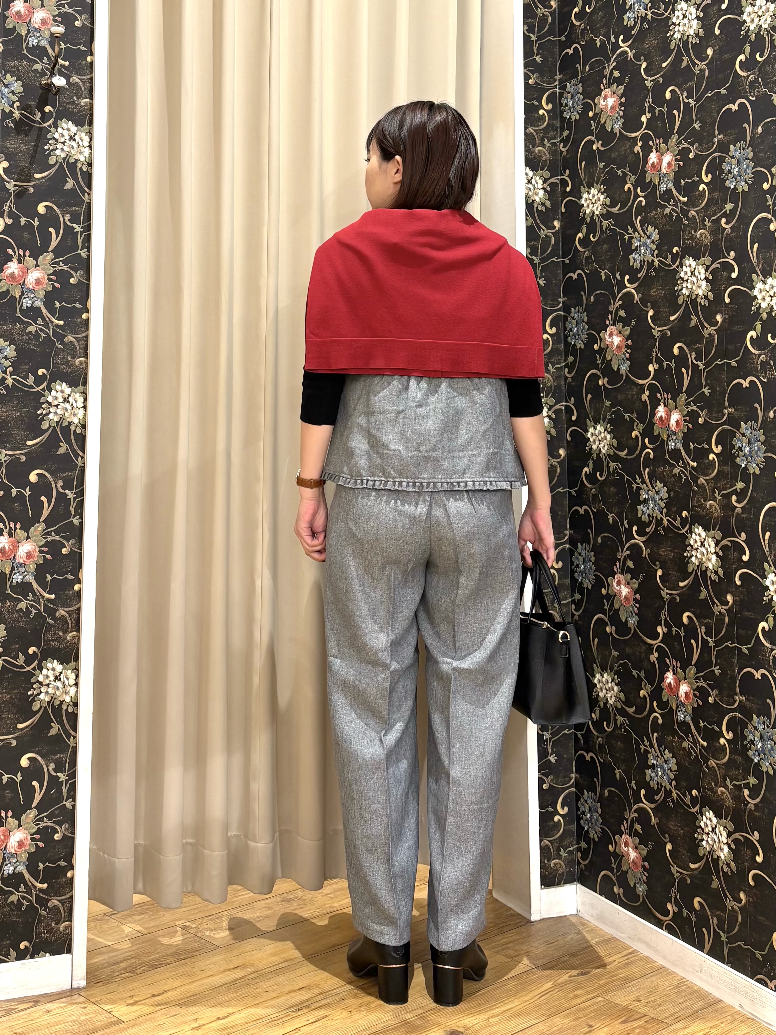 ネリさんの「SHOO･LA･RUE｜【洗濯機可/S-LL】金ボタンが上品に。さらさらタッチカーディガン」を使ったコーディネート